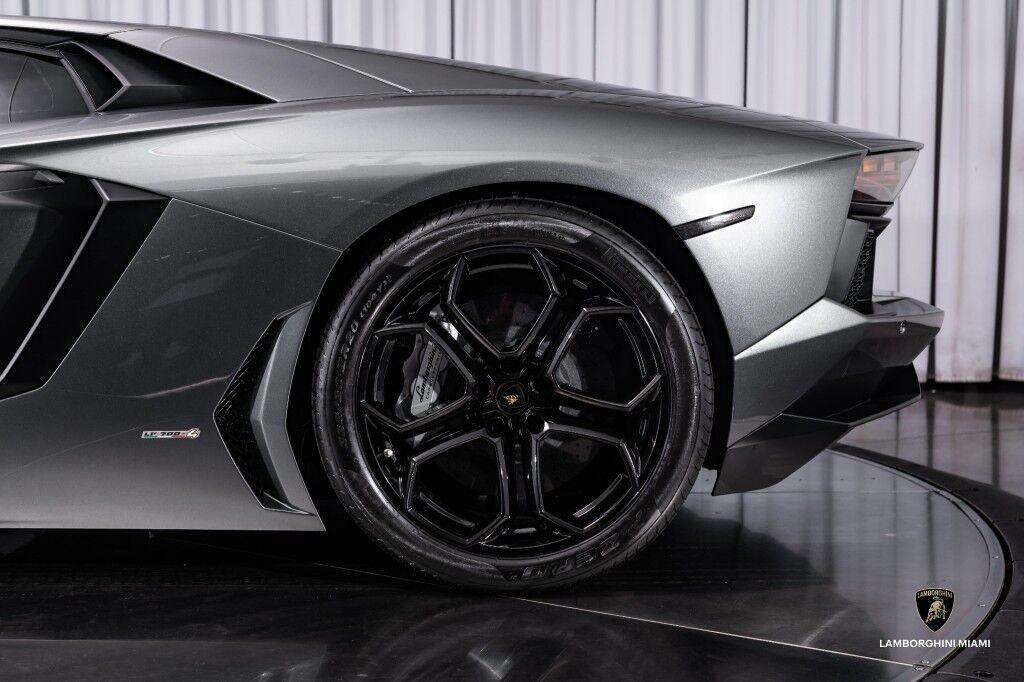 Lamborghini Aventador - Thumbnail 14