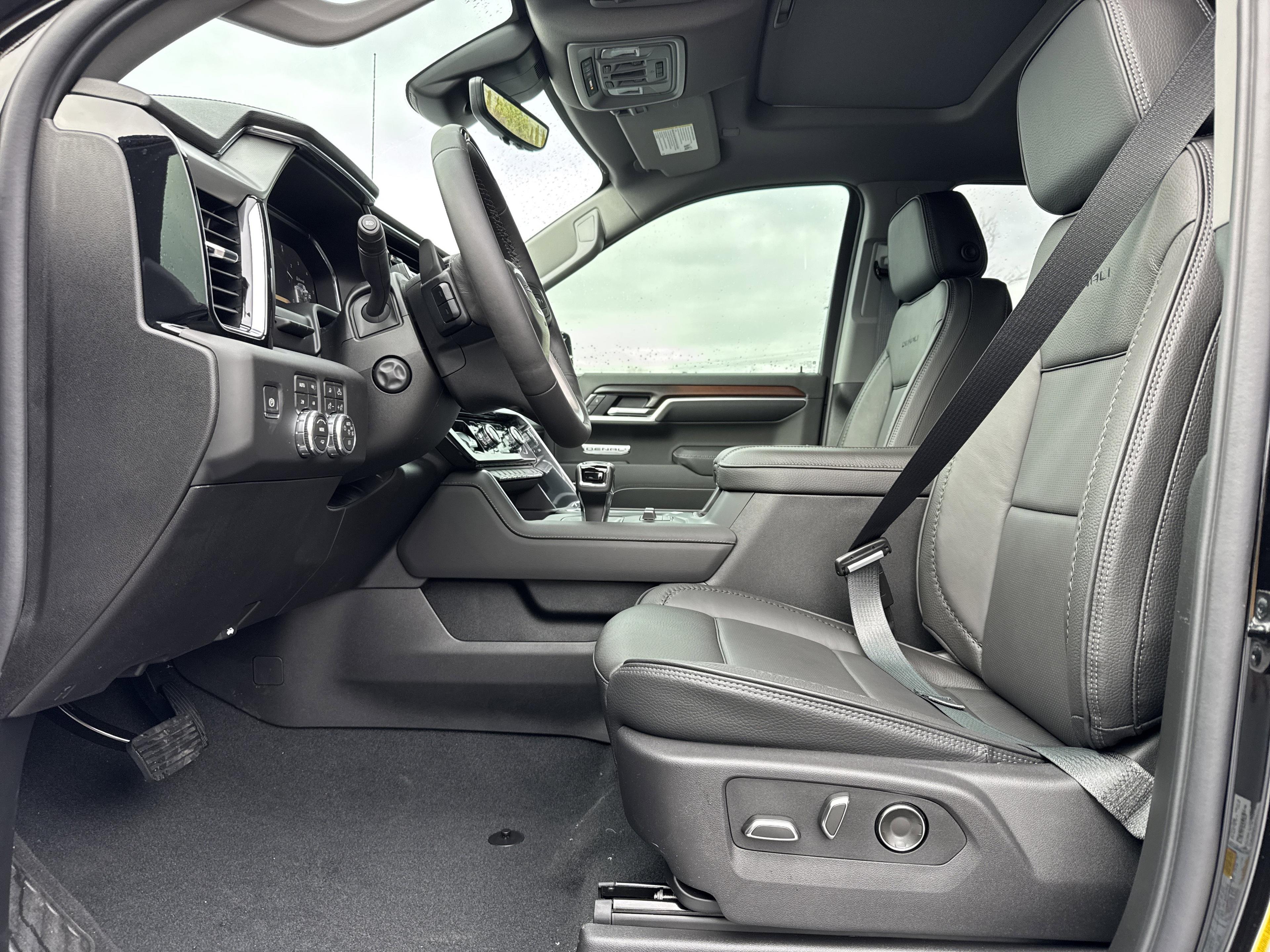 GMC Sierra 1500 Denali Four Wheel Drive Crew Cab - Thumbnail 15