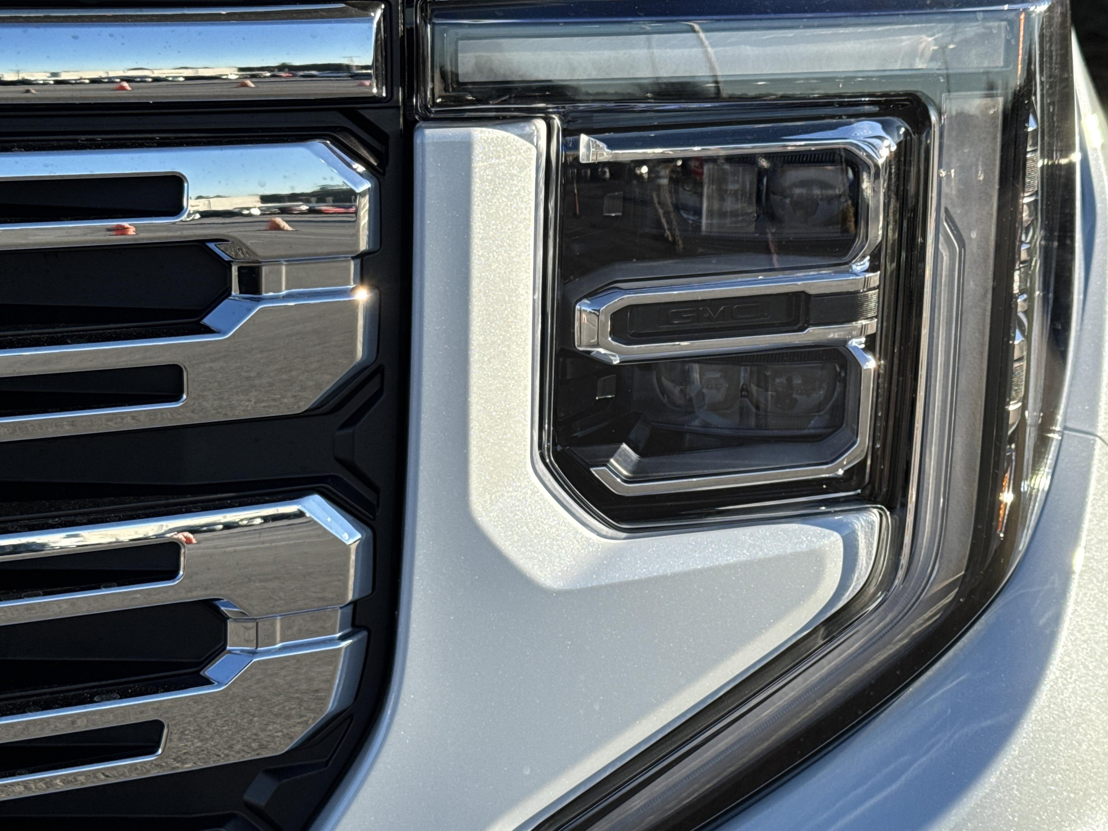 GMC Sierra 1500 Denali Four Wheel Drive Crew Cab - Thumbnail 5