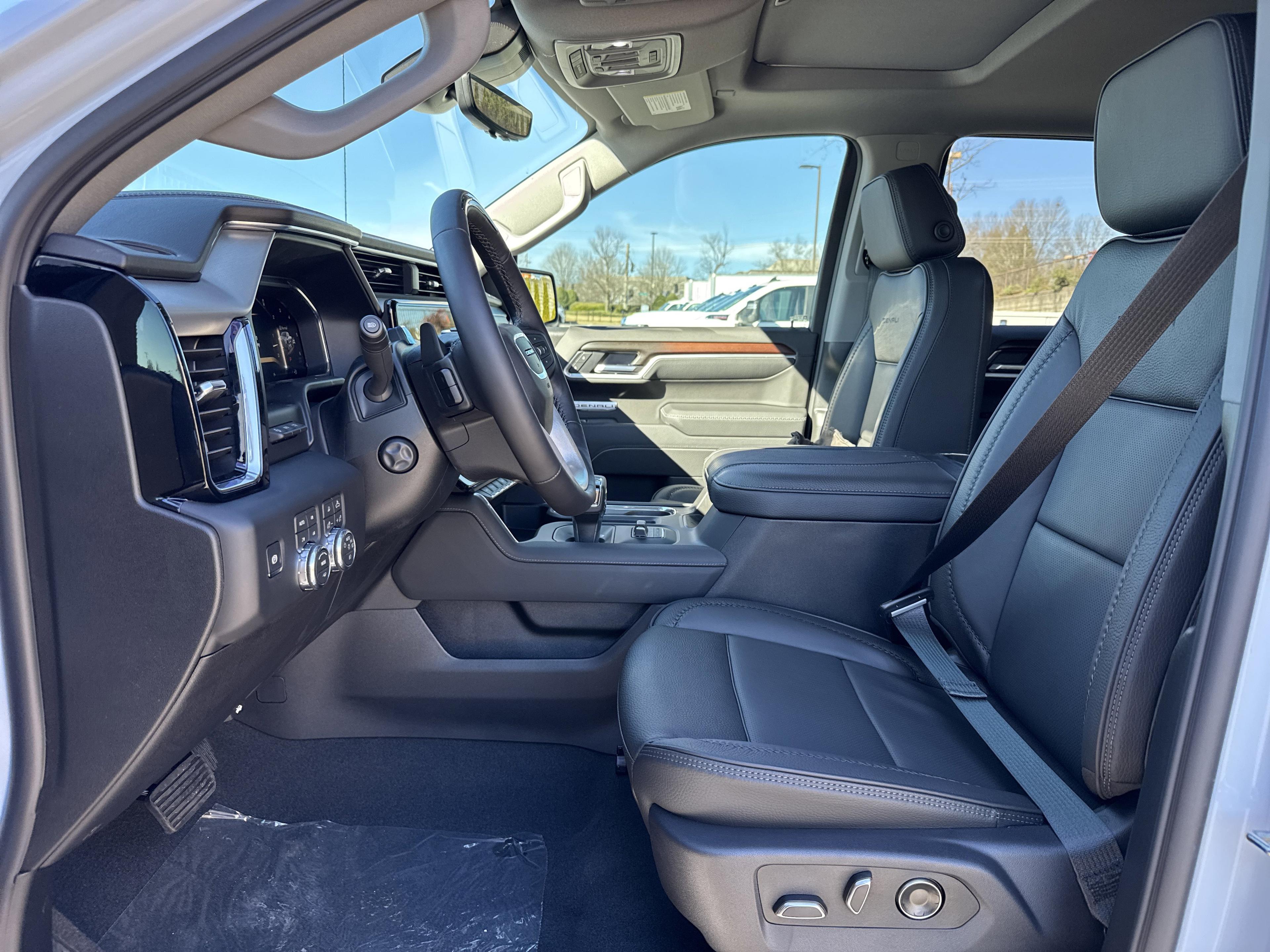 GMC Sierra 1500 Denali Four Wheel Drive Crew Cab - Thumbnail 15