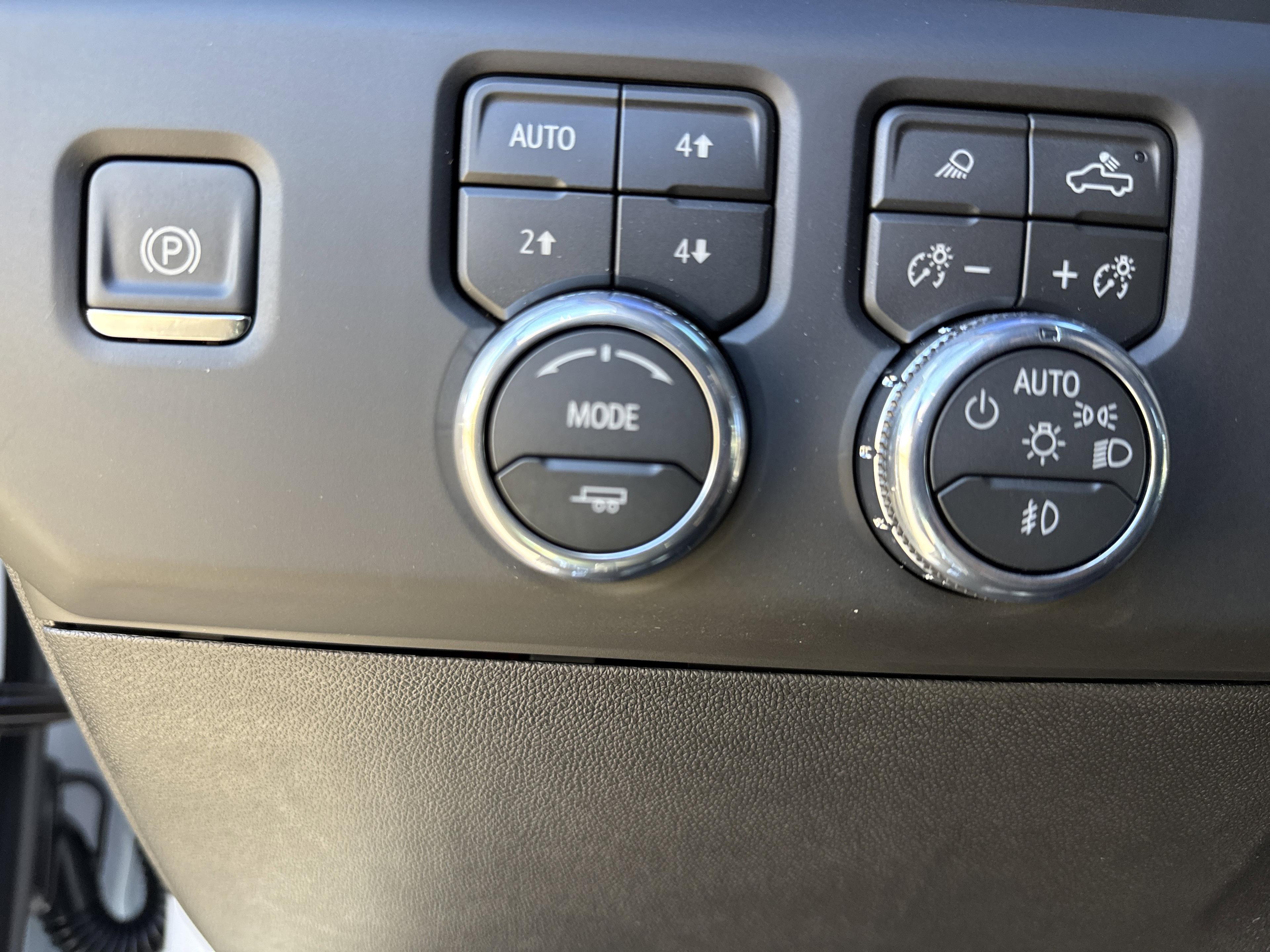 GMC Sierra 1500 Denali Four Wheel Drive Crew Cab - Thumbnail 17