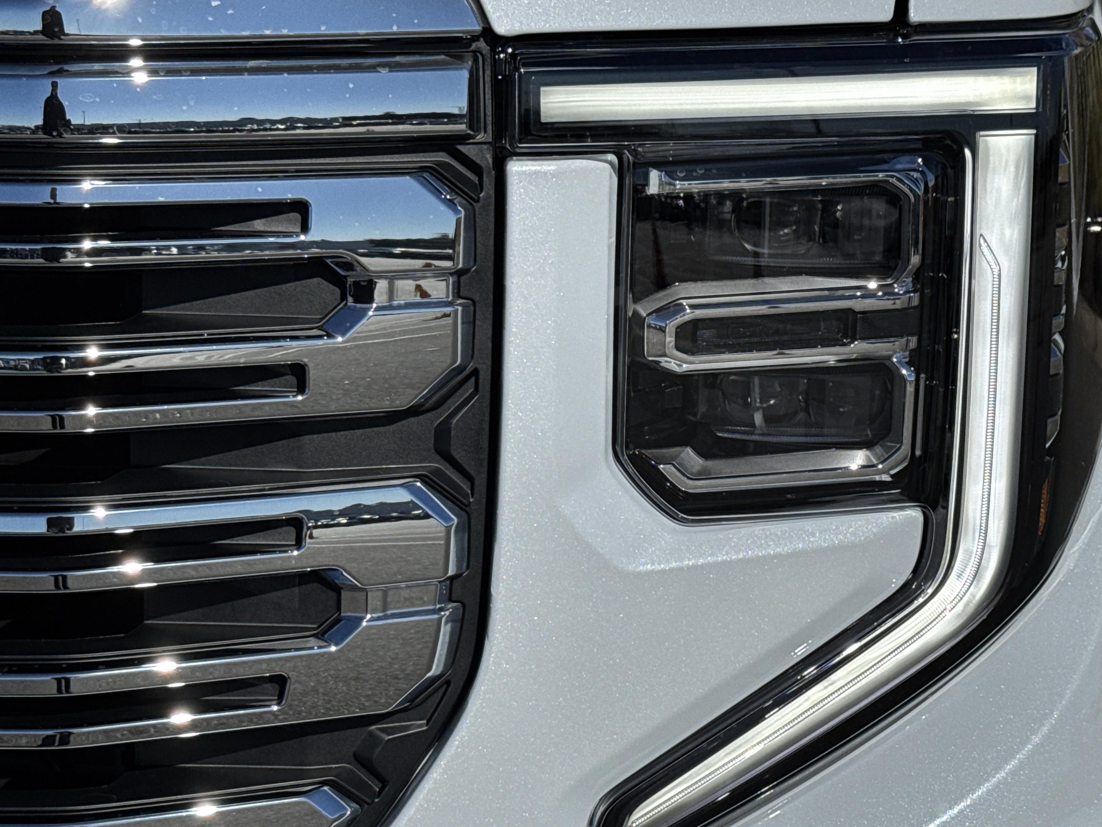 GMC Sierra 1500 Denali Four Wheel Drive Crew Cab - Thumbnail 5