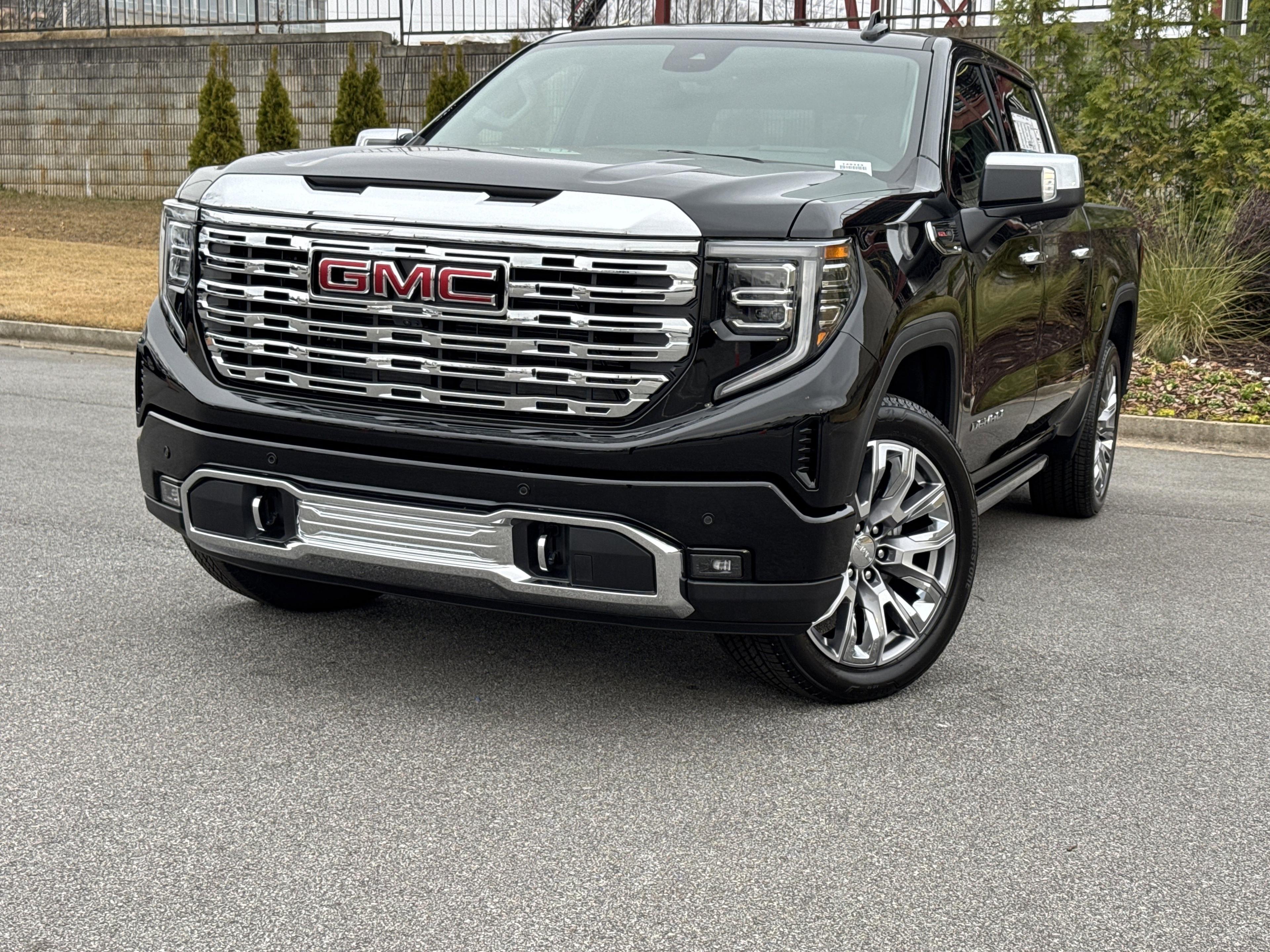 GMC Sierra 1500 Denali Four Wheel Drive Crew Cab - Thumbnail 4