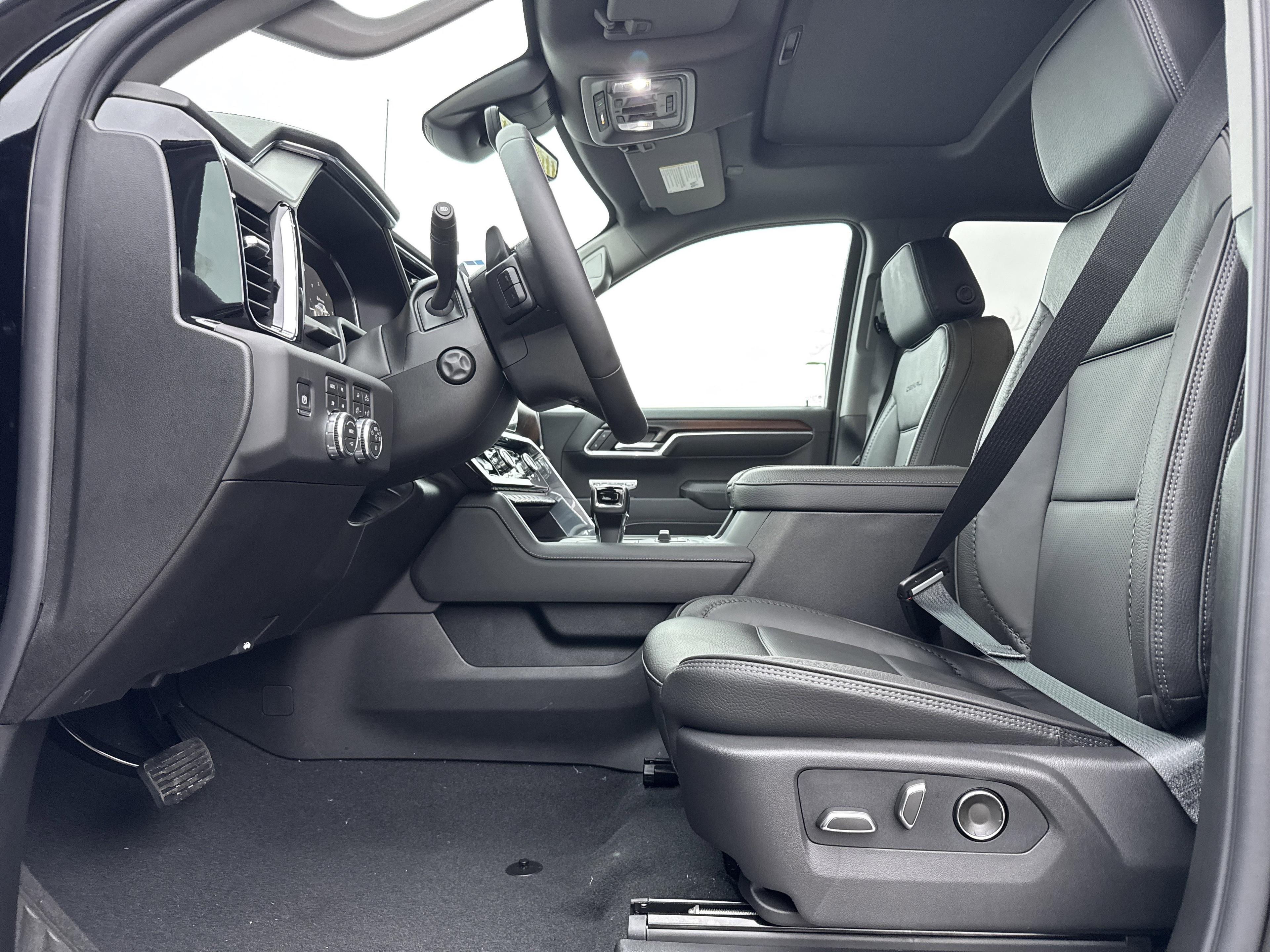 GMC Sierra 1500 Denali Four Wheel Drive Crew Cab - Thumbnail 15