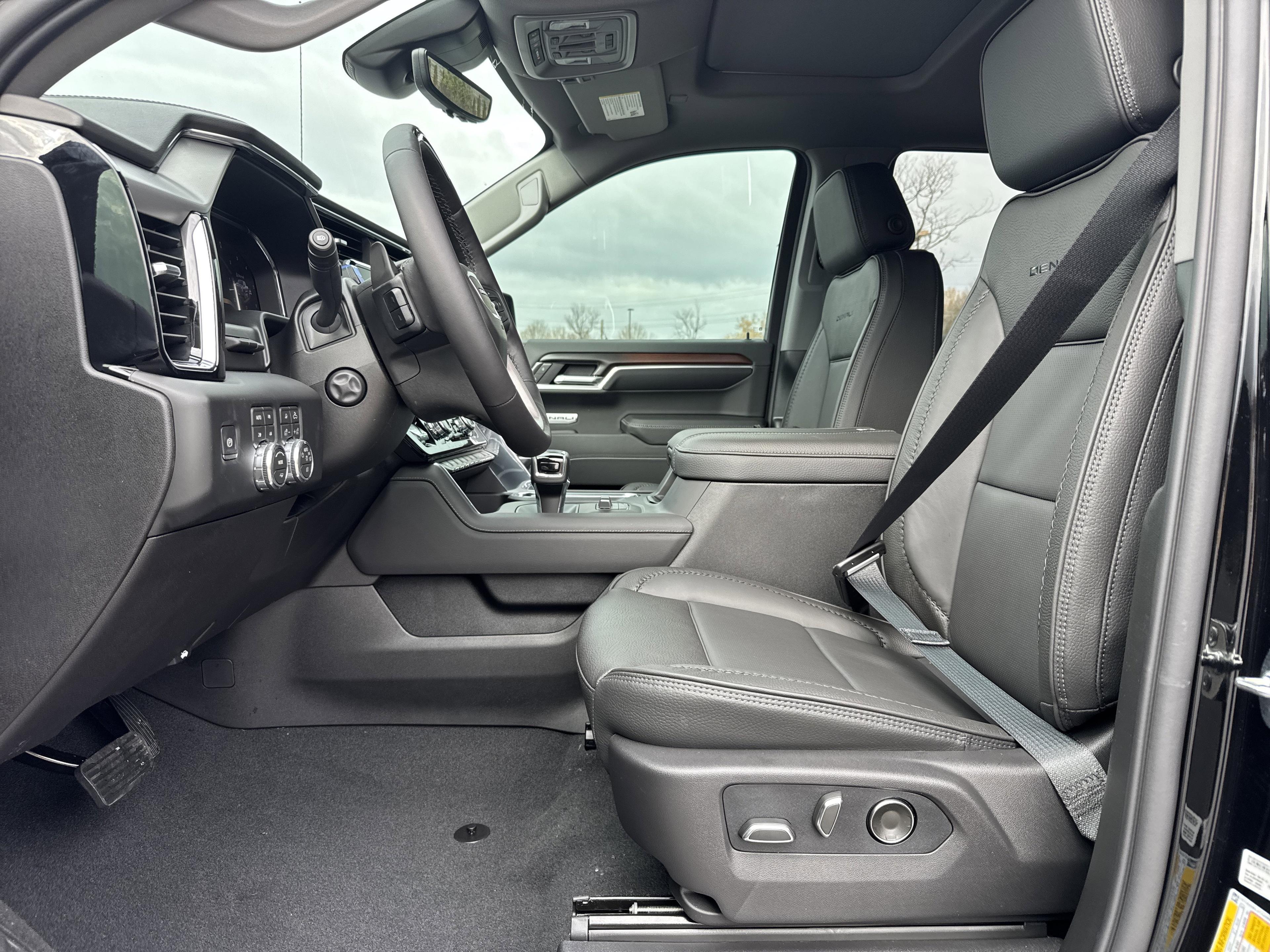 GMC Sierra 1500 Denali Four Wheel Drive Crew Cab - Thumbnail 15
