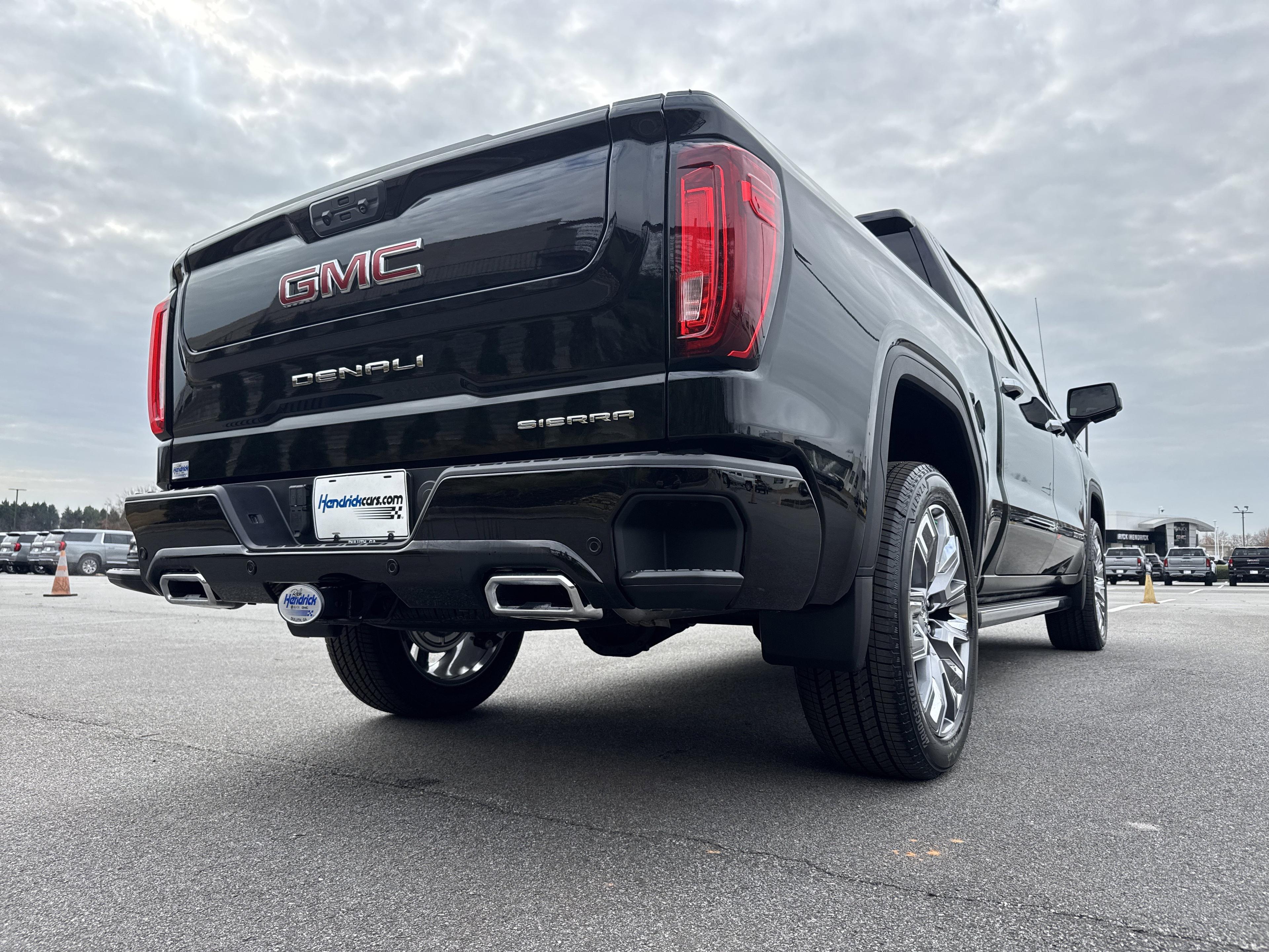 GMC Sierra 1500 Denali Four Wheel Drive Crew Cab - Thumbnail 9