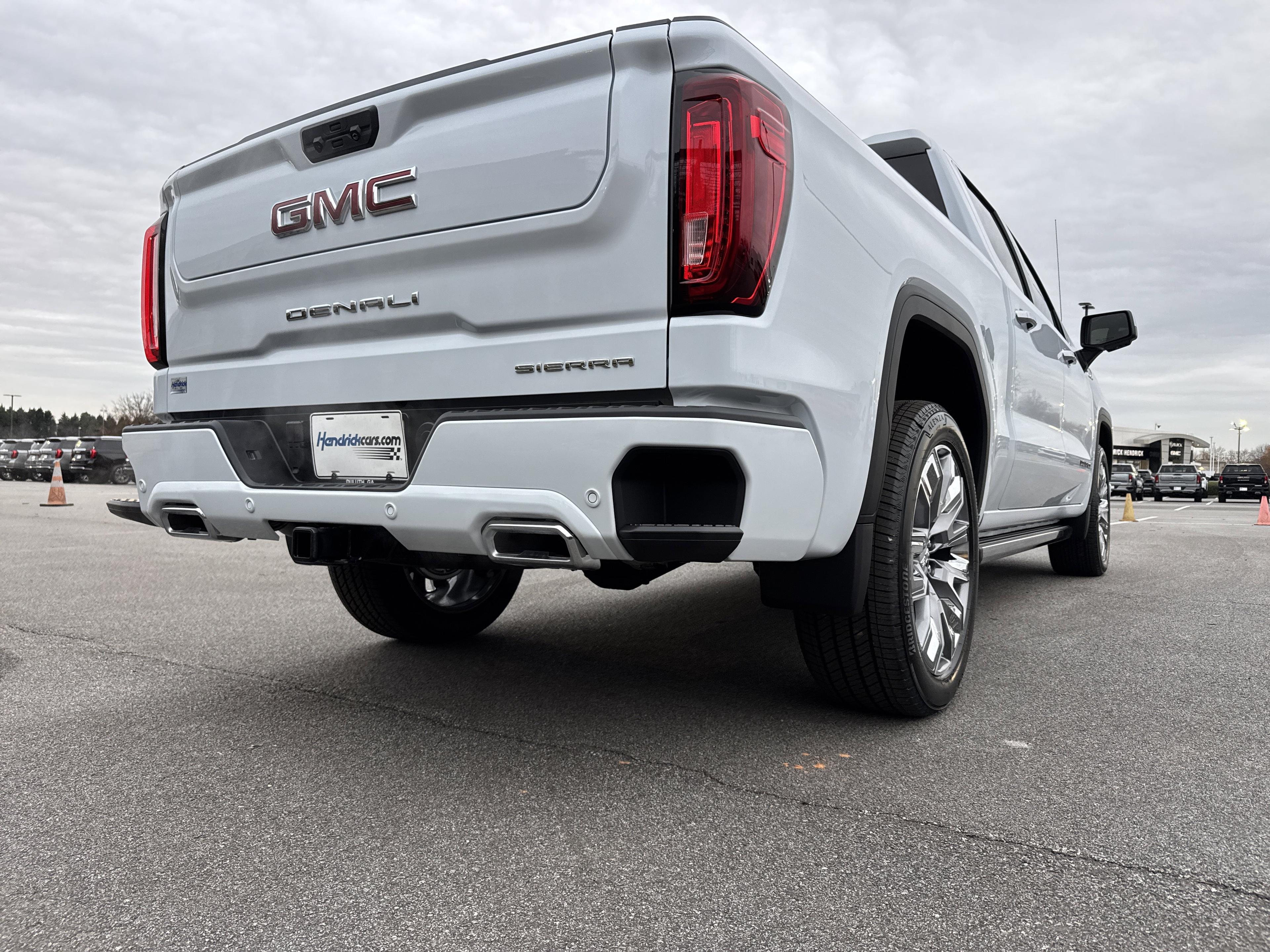 GMC Sierra 1500 Denali Four Wheel Drive Crew Cab - Thumbnail 9