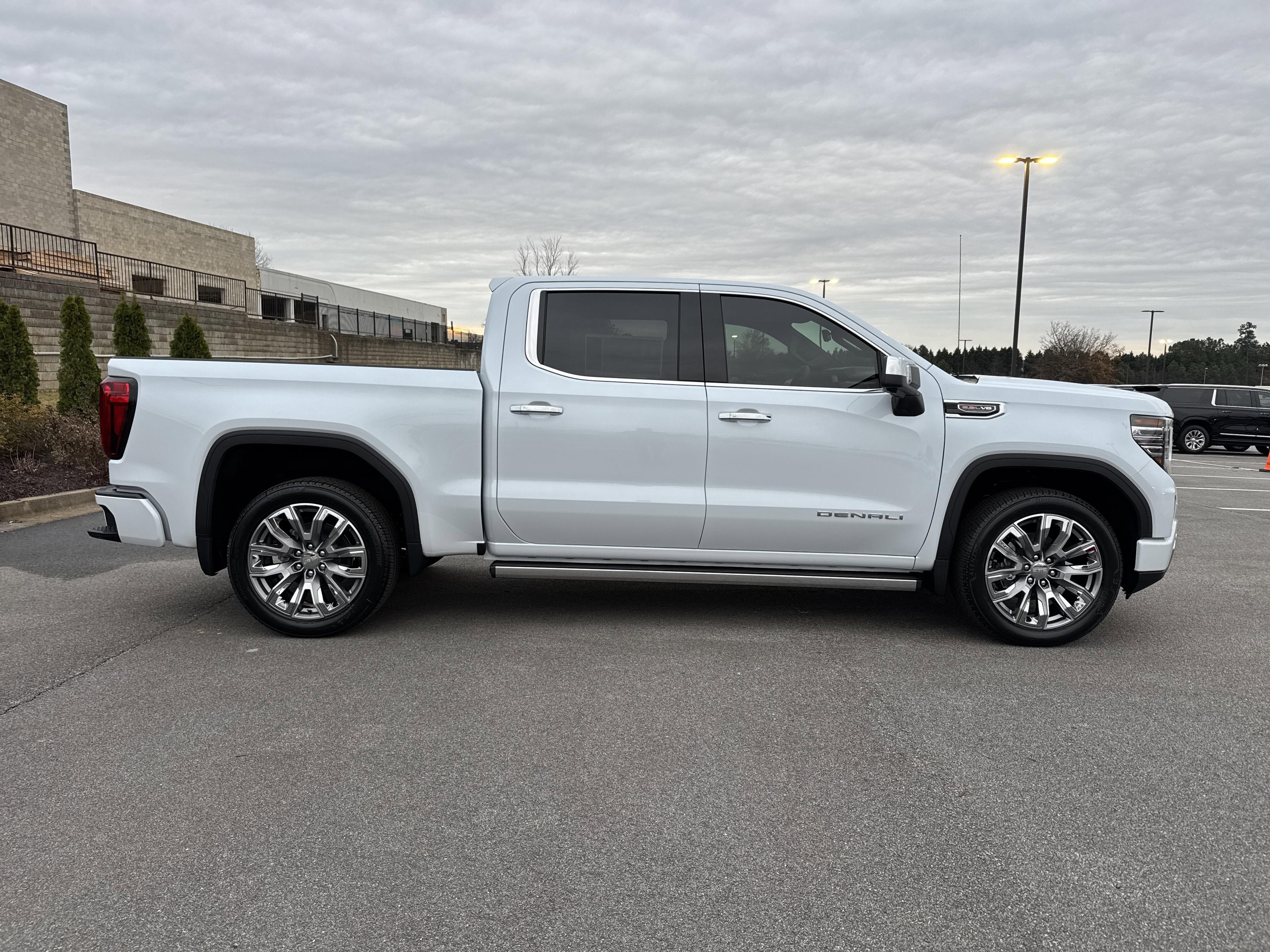 GMC Sierra 1500 Denali Four Wheel Drive Crew Cab - Thumbnail 10