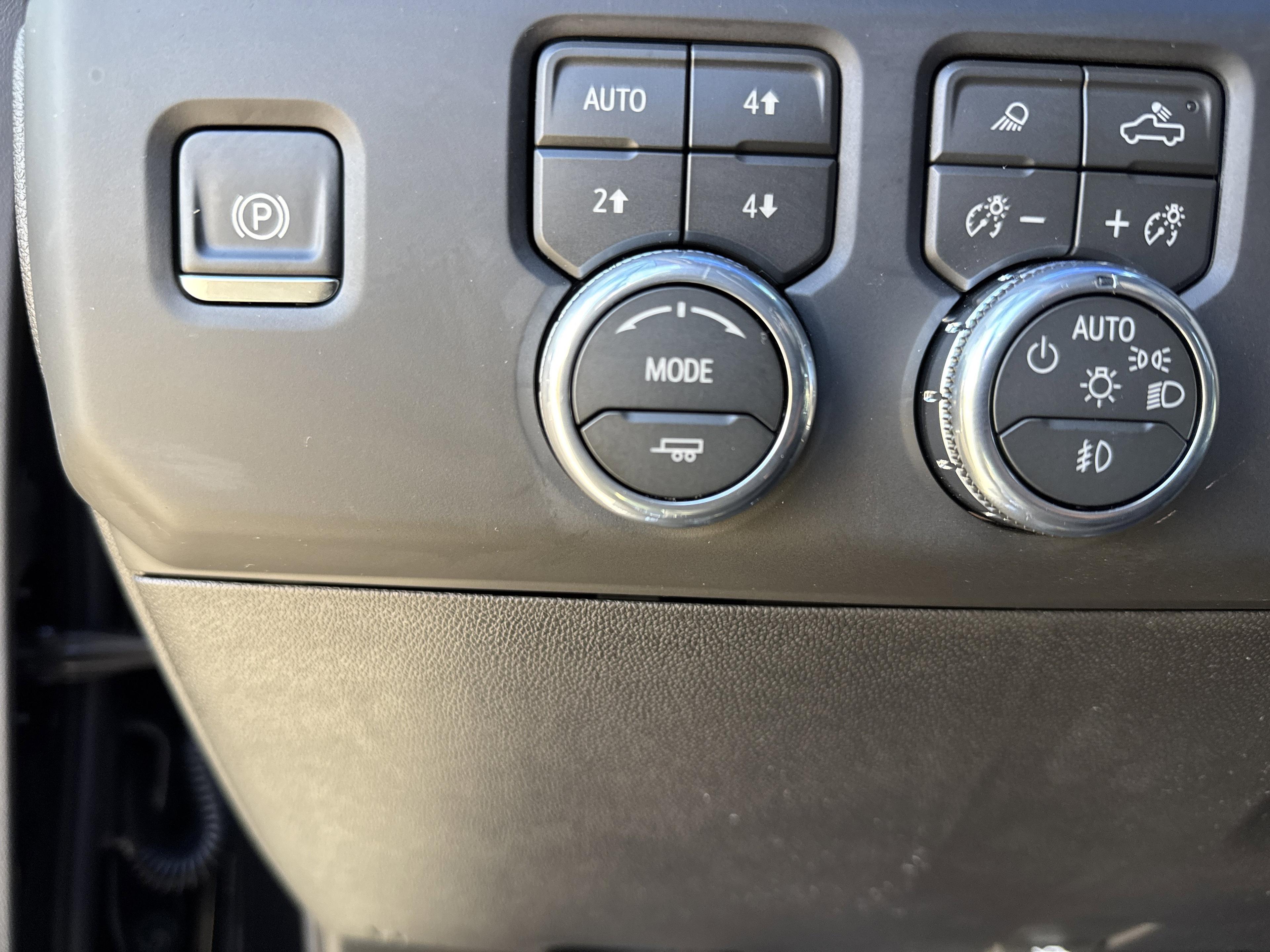 GMC Sierra 1500 Denali Four Wheel Drive Crew Cab - Thumbnail 17