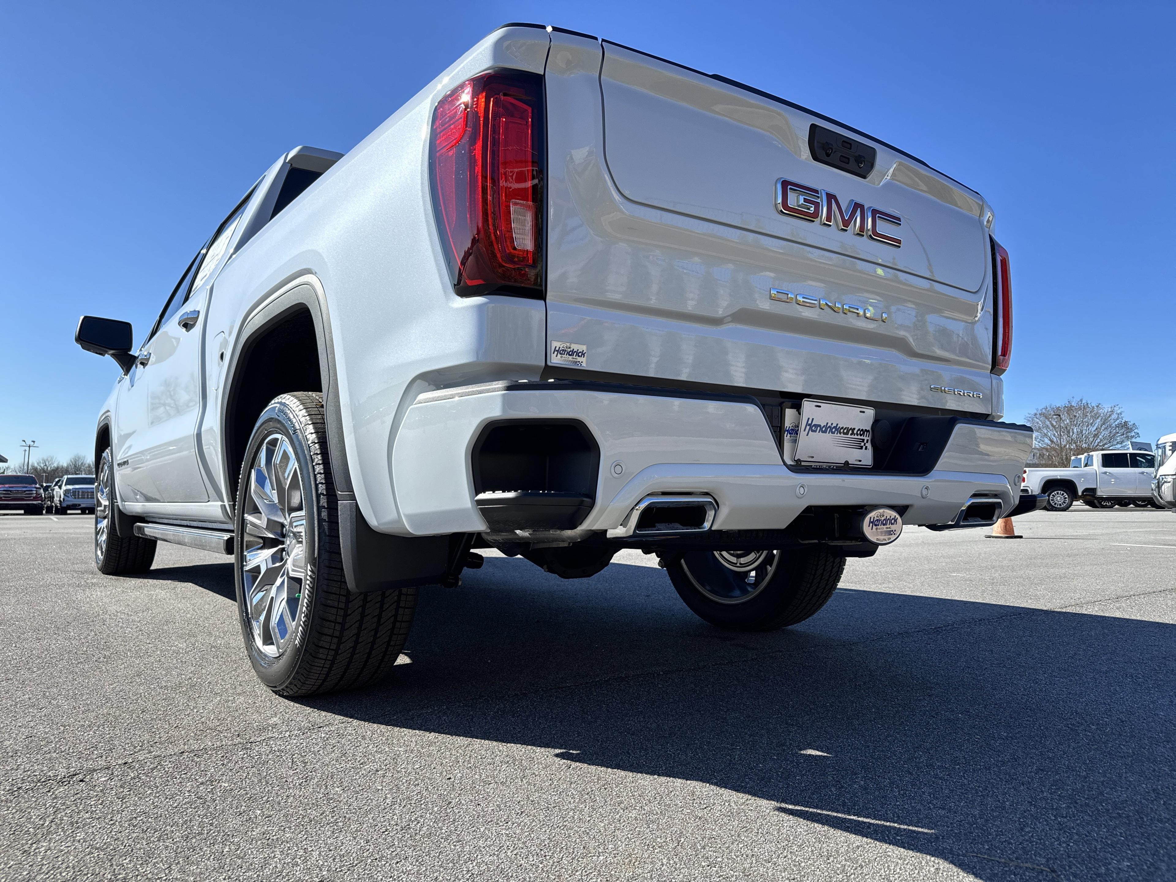 GMC Sierra 1500 Denali Four Wheel Drive Crew Cab - Thumbnail 7