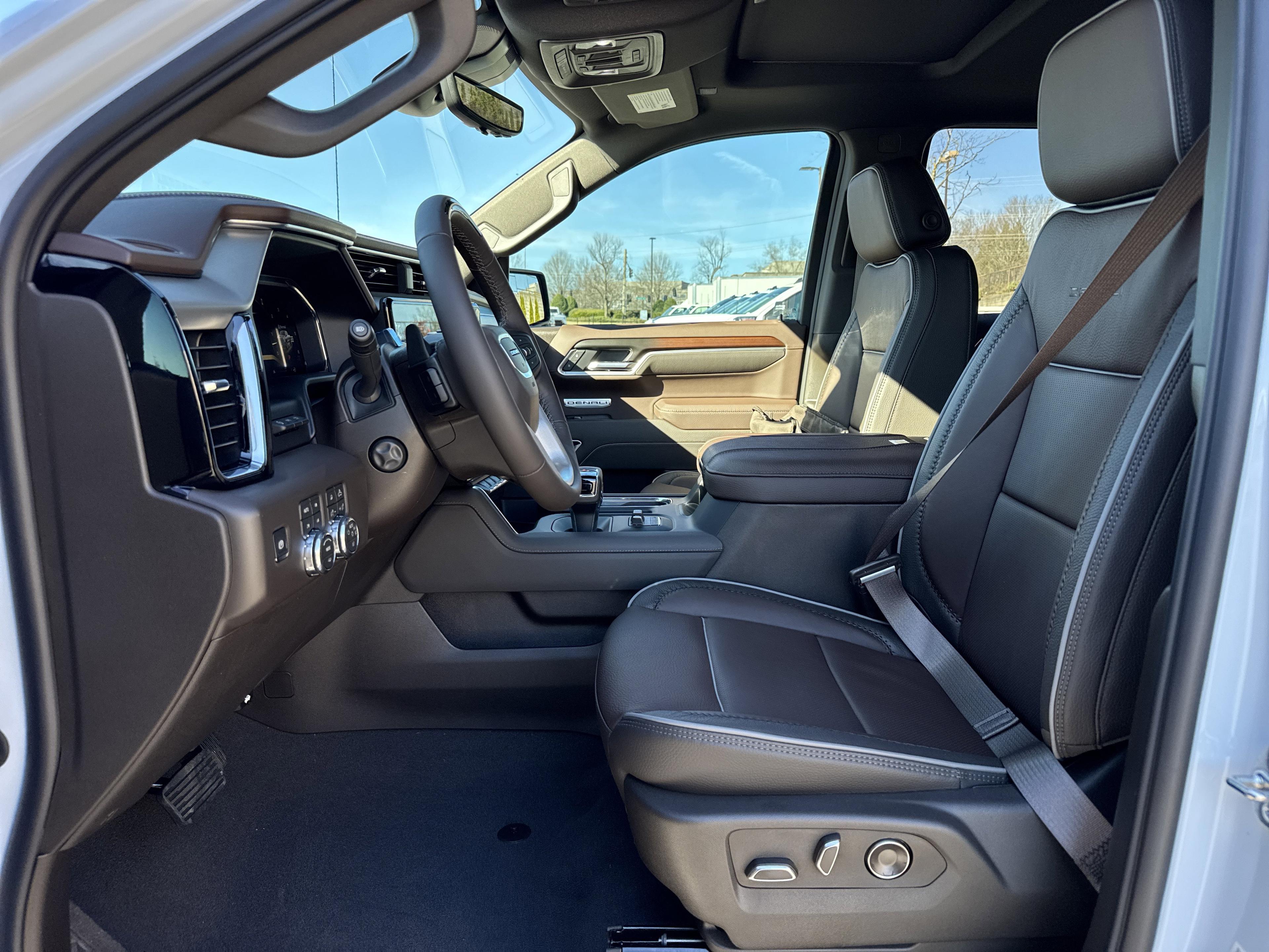 GMC Sierra 1500 Denali Four Wheel Drive Crew Cab - Thumbnail 15