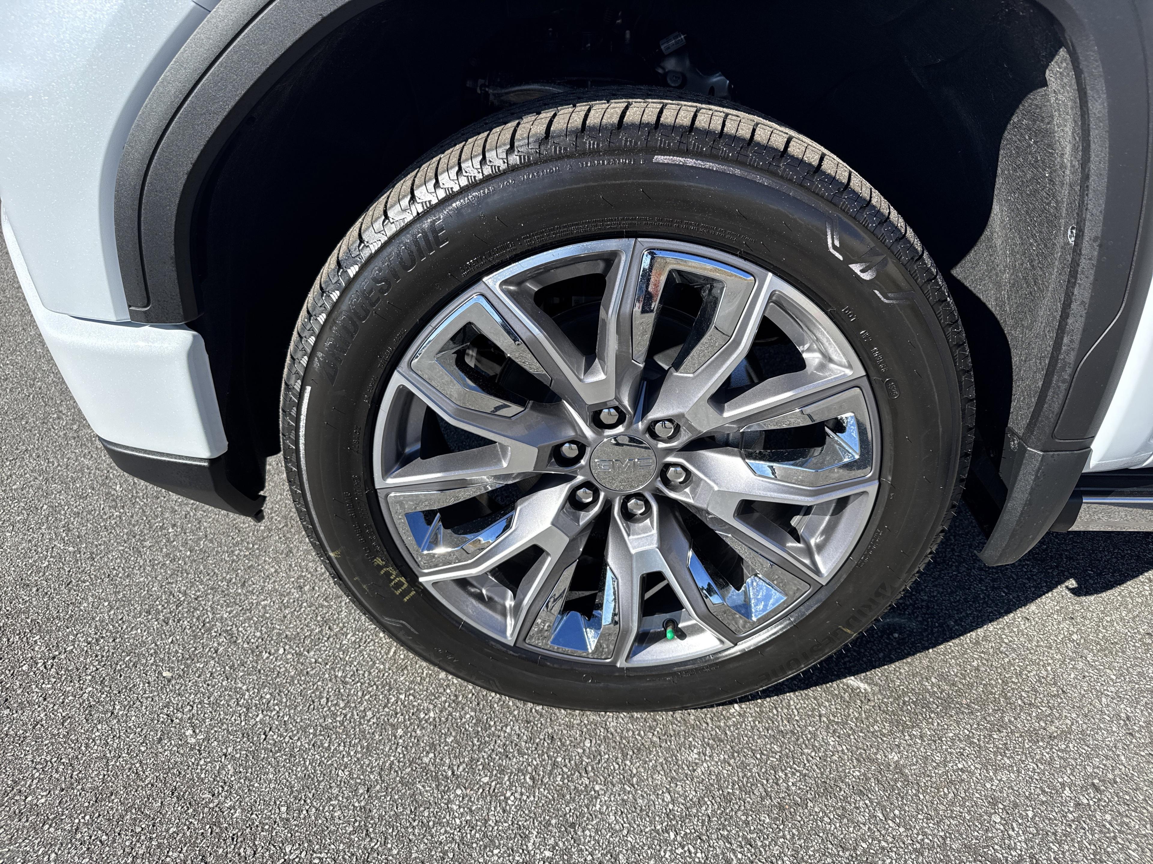 GMC Sierra 1500 Denali Four Wheel Drive Crew Cab - Thumbnail 12