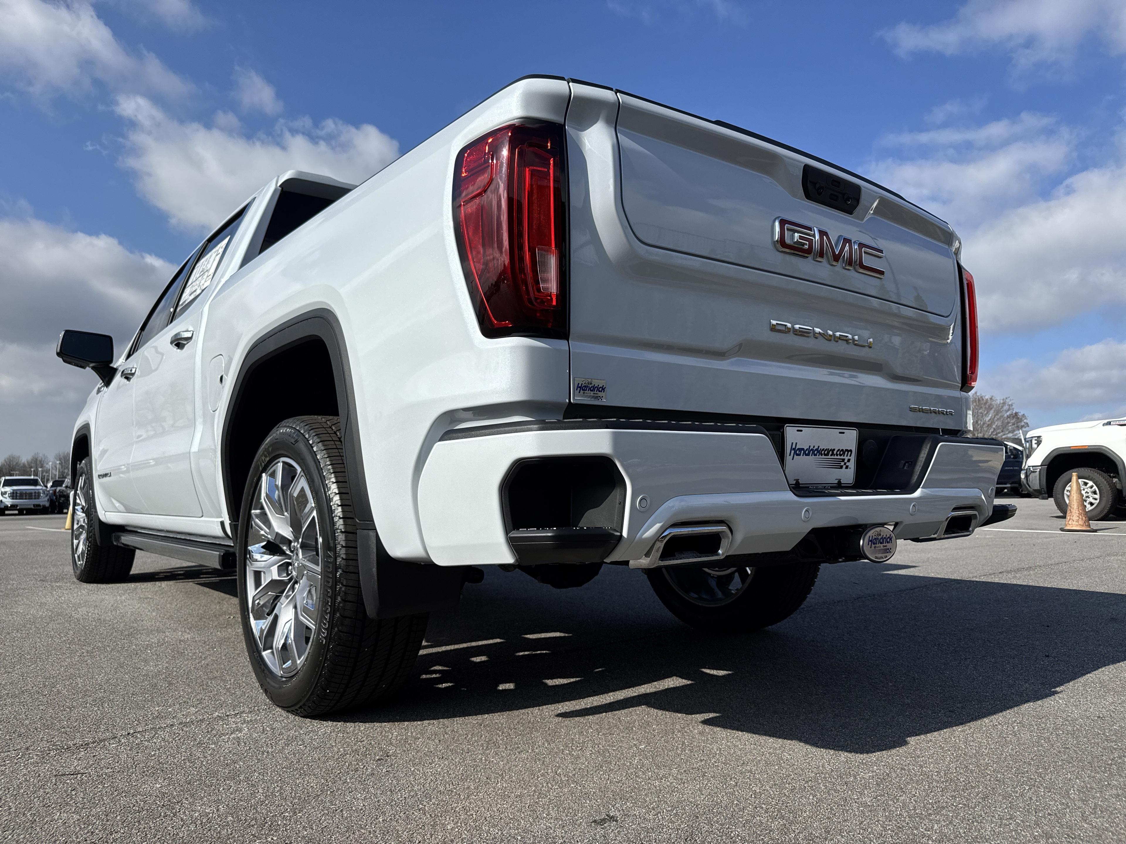 GMC Sierra 1500 Denali Four Wheel Drive Crew Cab - Thumbnail 7