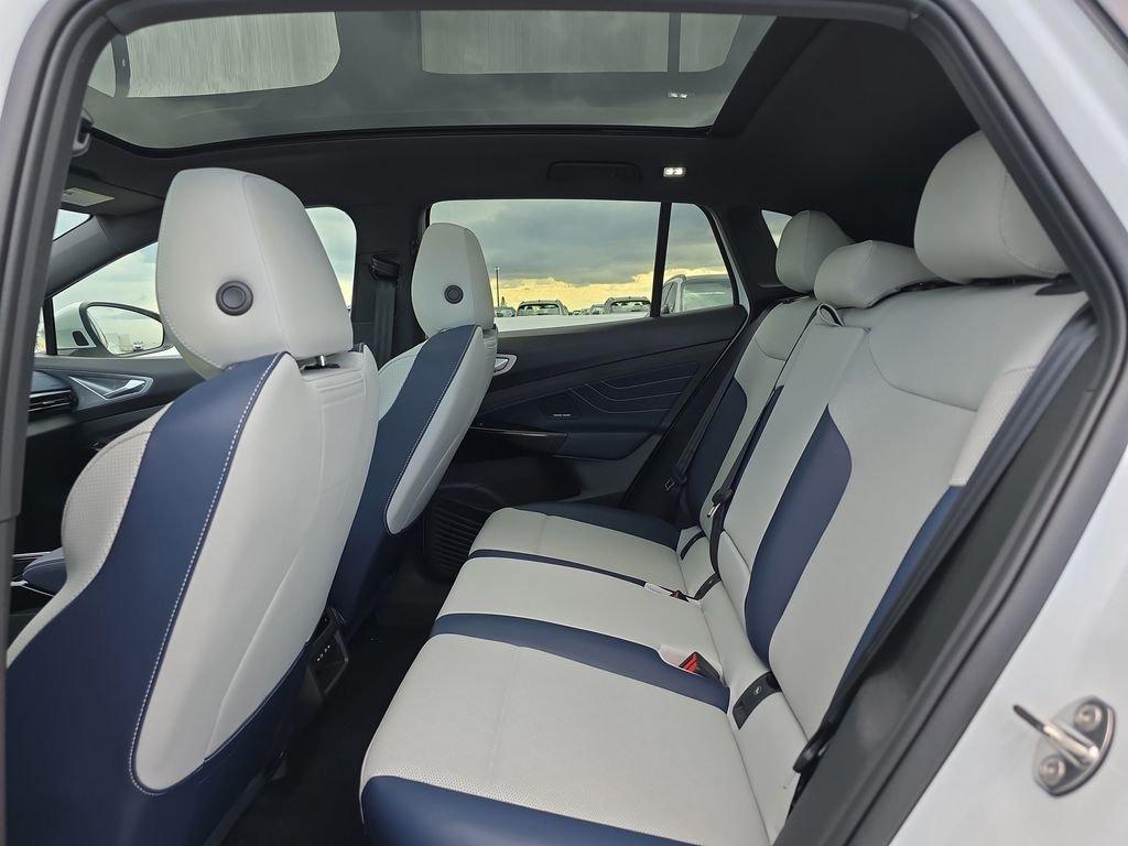 Volkswagen Id.4 Pro S Plus With Navigation & Awd - Thumbnail 7