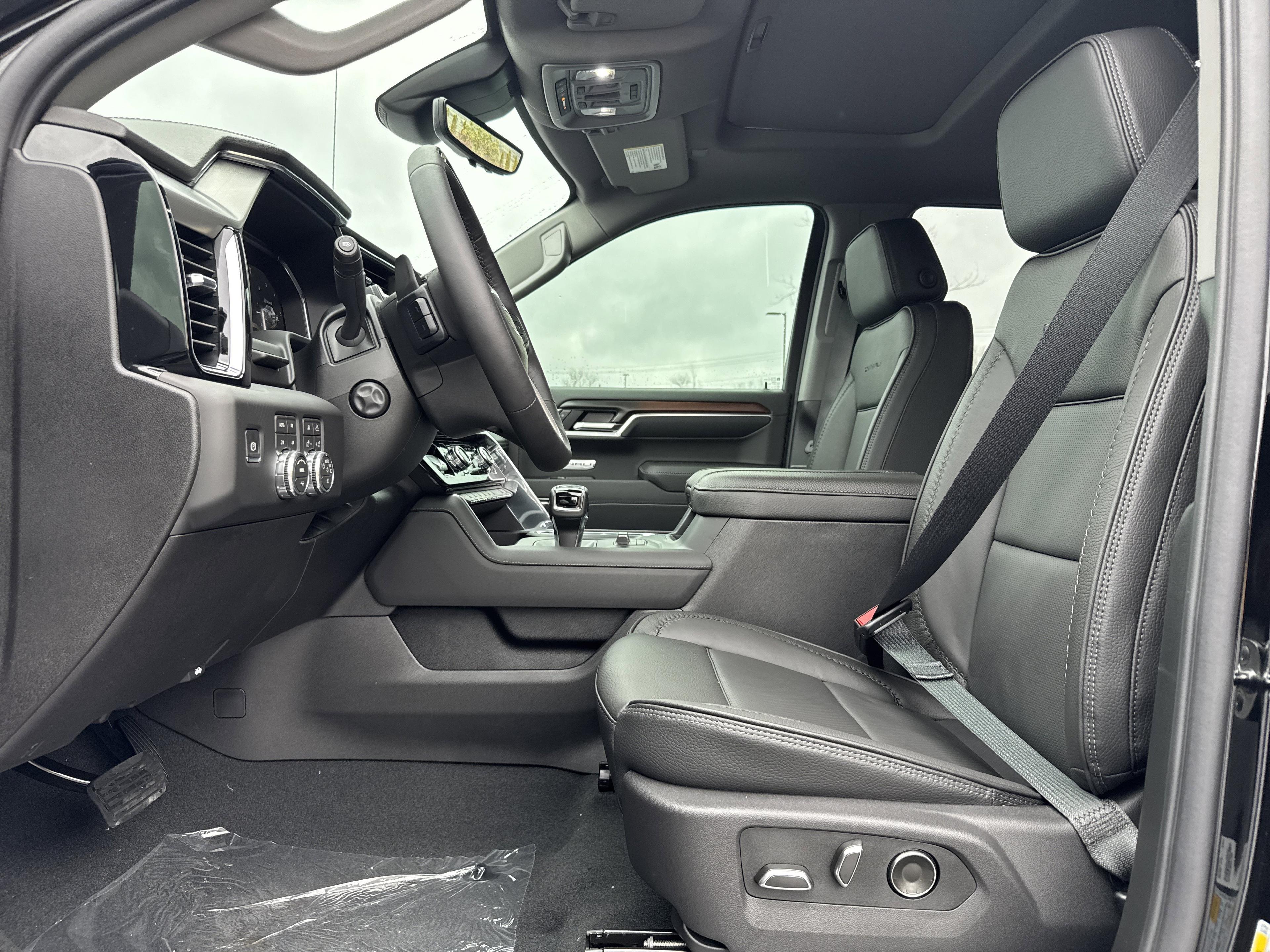 GMC Sierra 1500 Denali Four Wheel Drive Crew Cab - Thumbnail 15