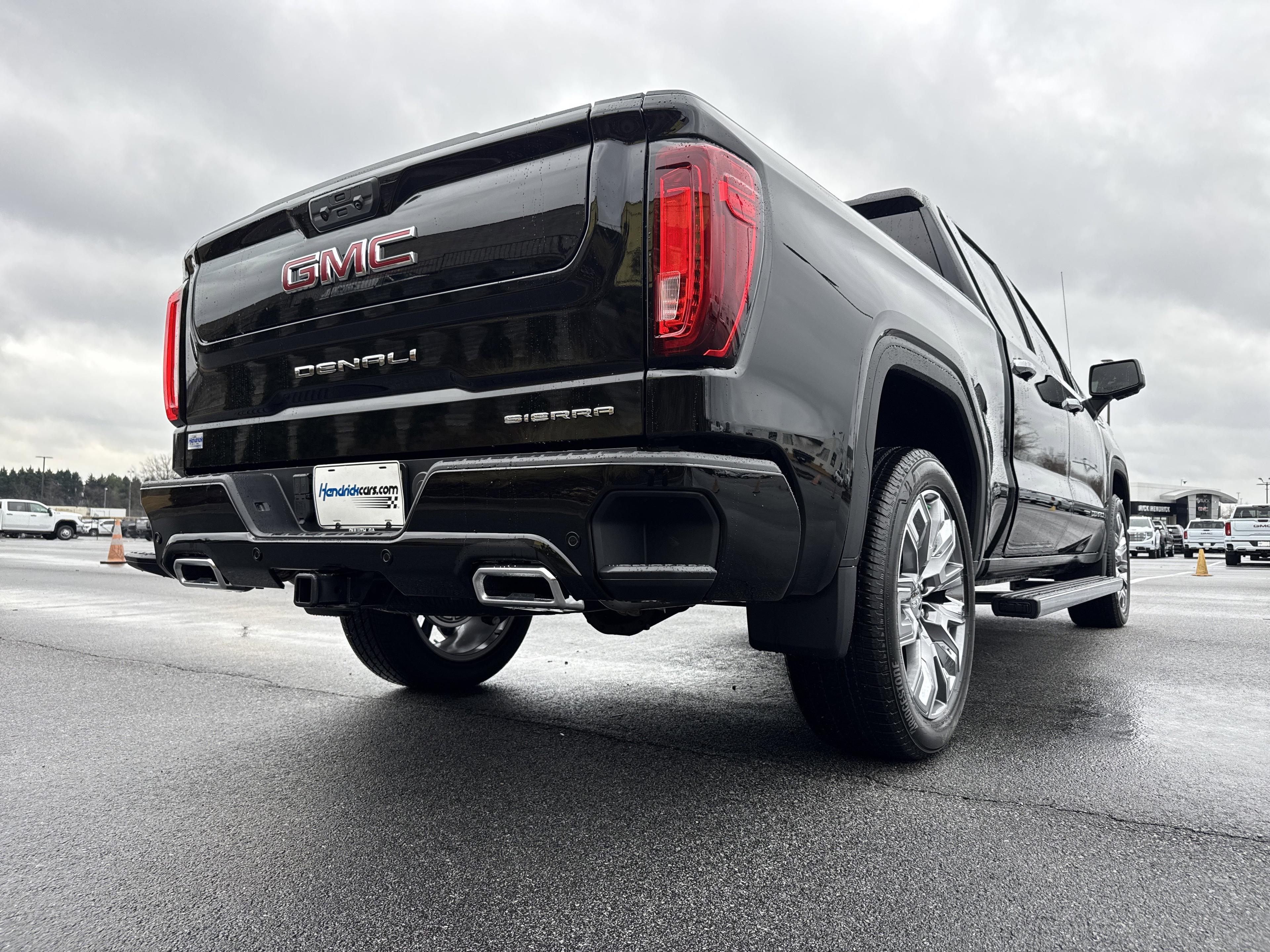 GMC Sierra 1500 Denali Four Wheel Drive Crew Cab - Thumbnail 9