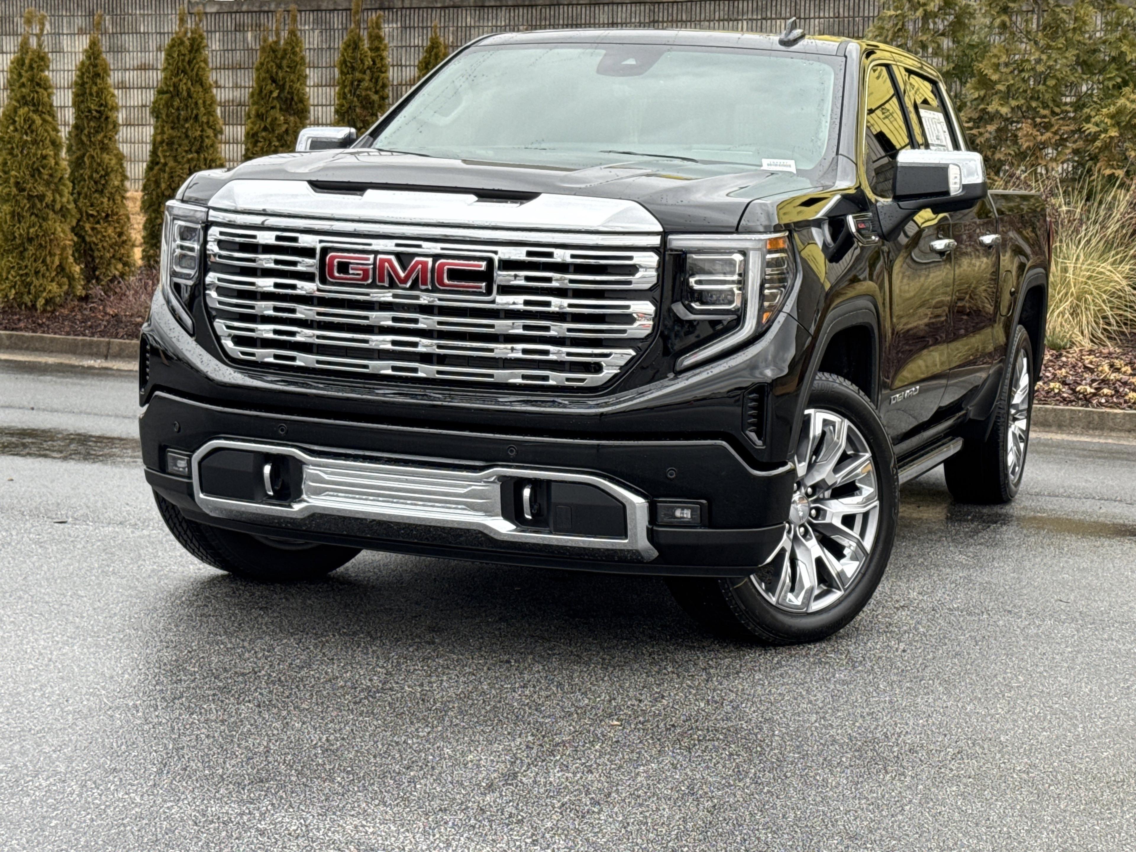 GMC Sierra 1500 Denali Four Wheel Drive Crew Cab - Thumbnail 4