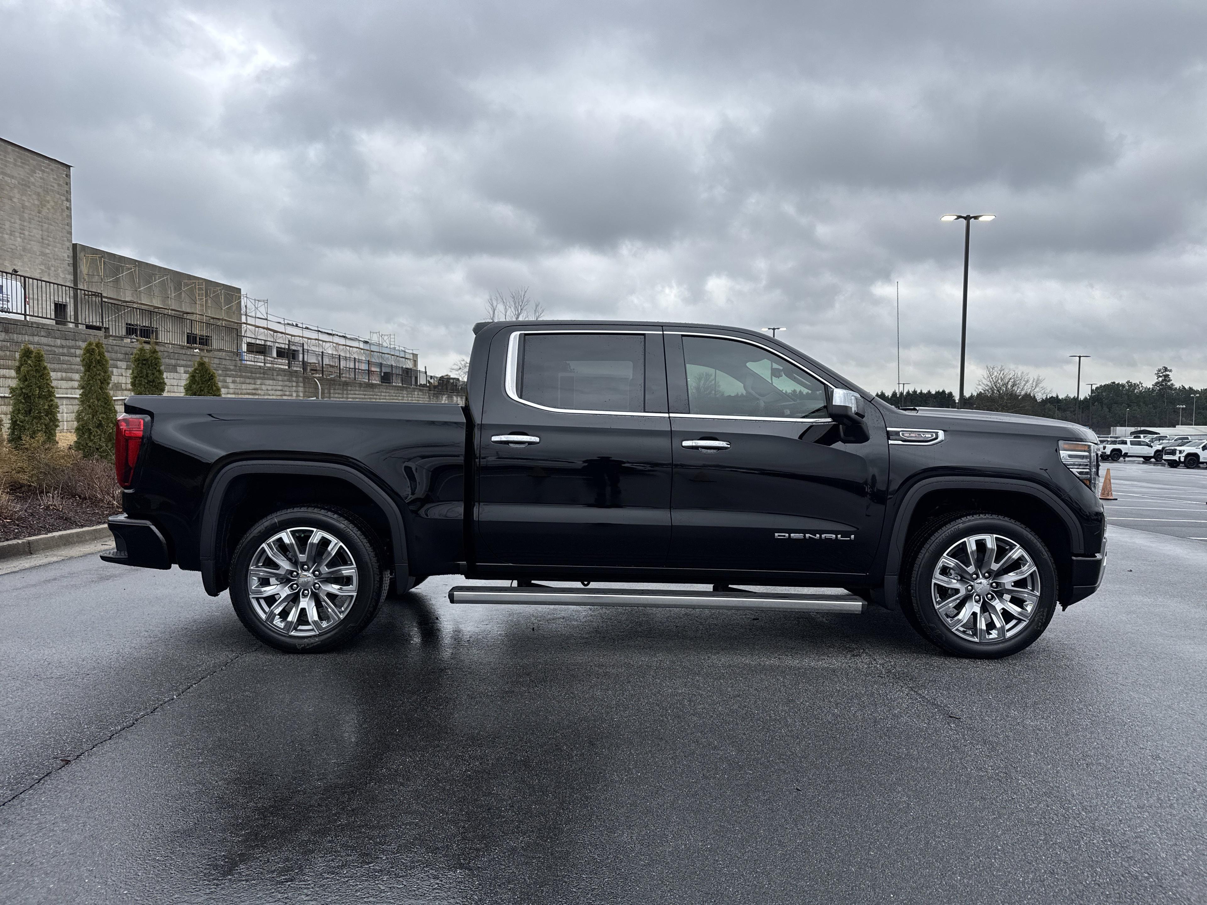 GMC Sierra 1500 Denali Four Wheel Drive Crew Cab - Thumbnail 10