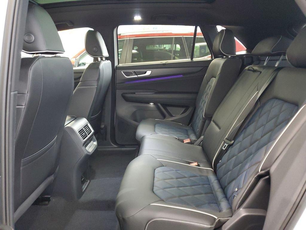 Volkswagen Atlas Cross Sport 2.0T Sel Premium R-Line With Navigation & Awd - Thumbnail 7