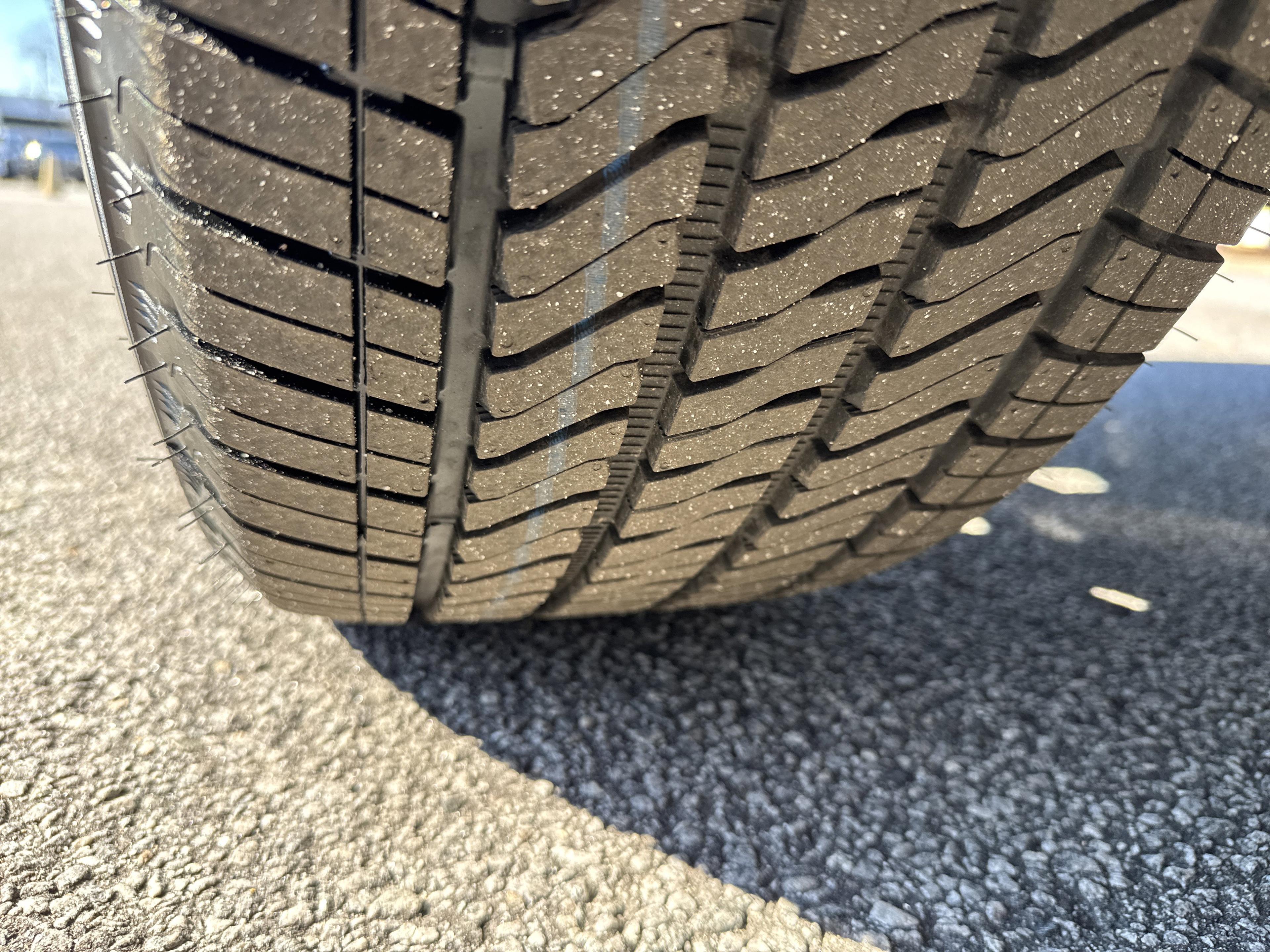 GMC Sierra 1500 Denali Four Wheel Drive Crew Cab - Thumbnail 11