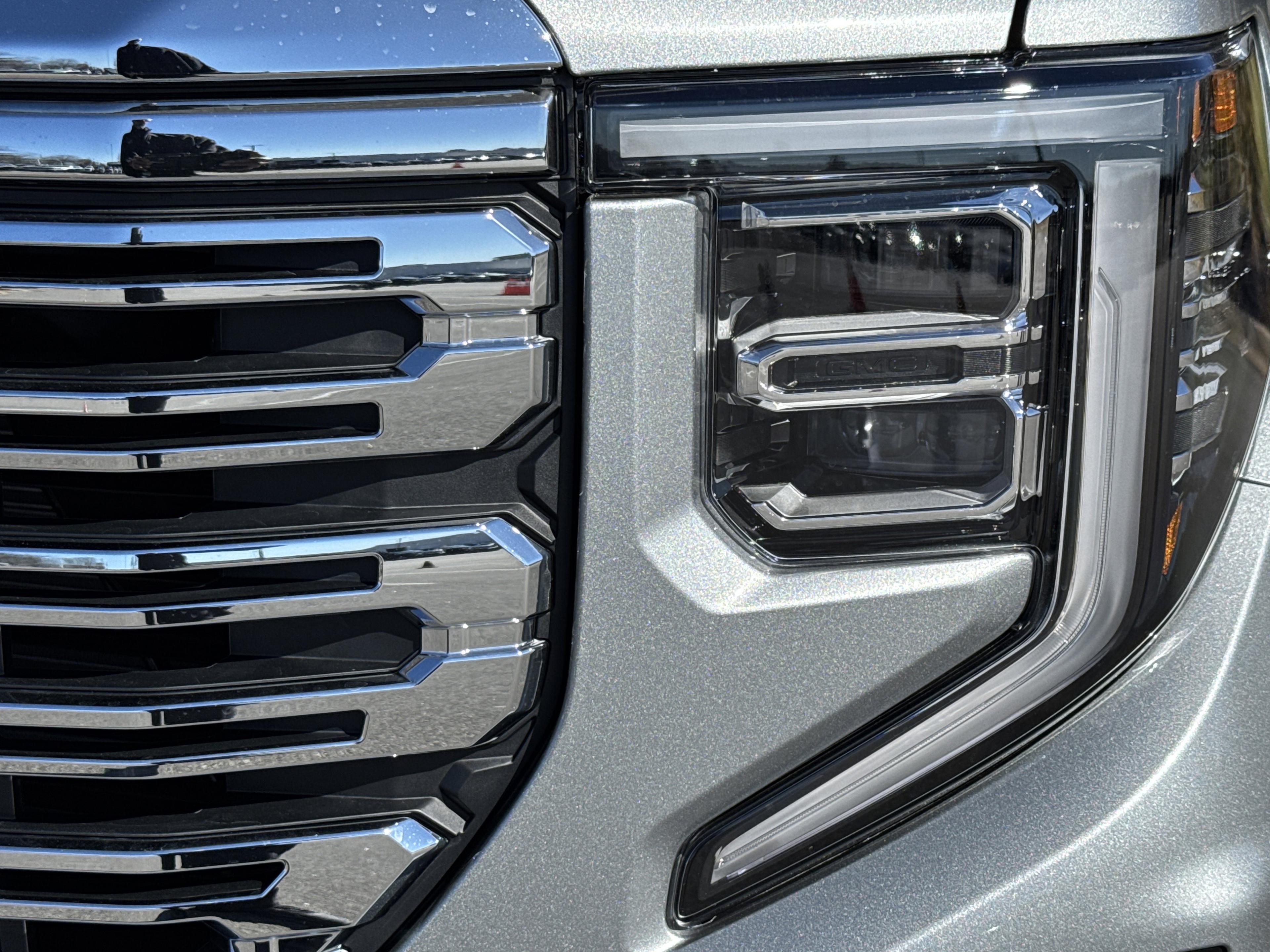 GMC Sierra 1500 Denali Four Wheel Drive Crew Cab - Thumbnail 5