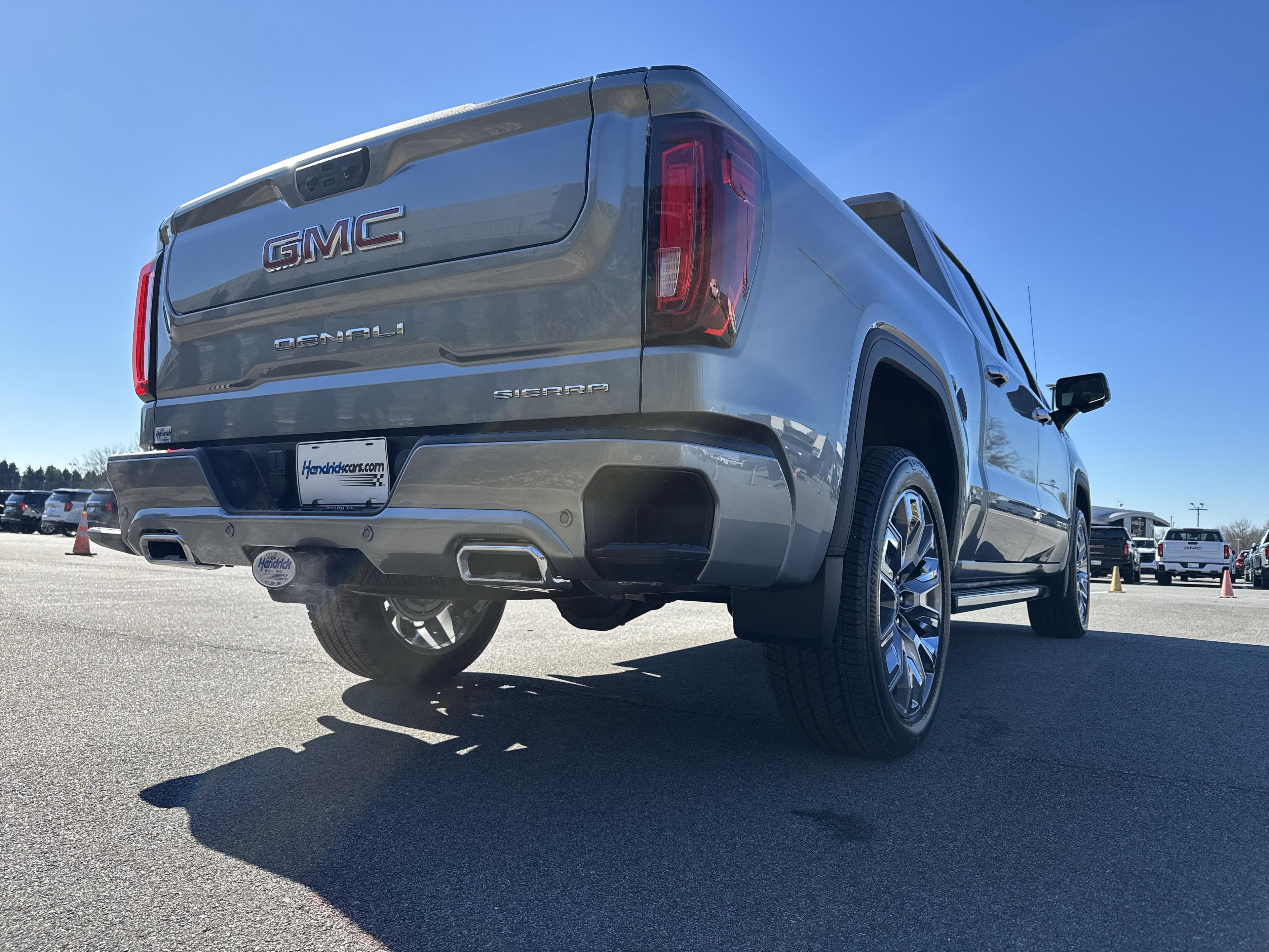 GMC Sierra 1500 Denali Four Wheel Drive Crew Cab - Thumbnail 9