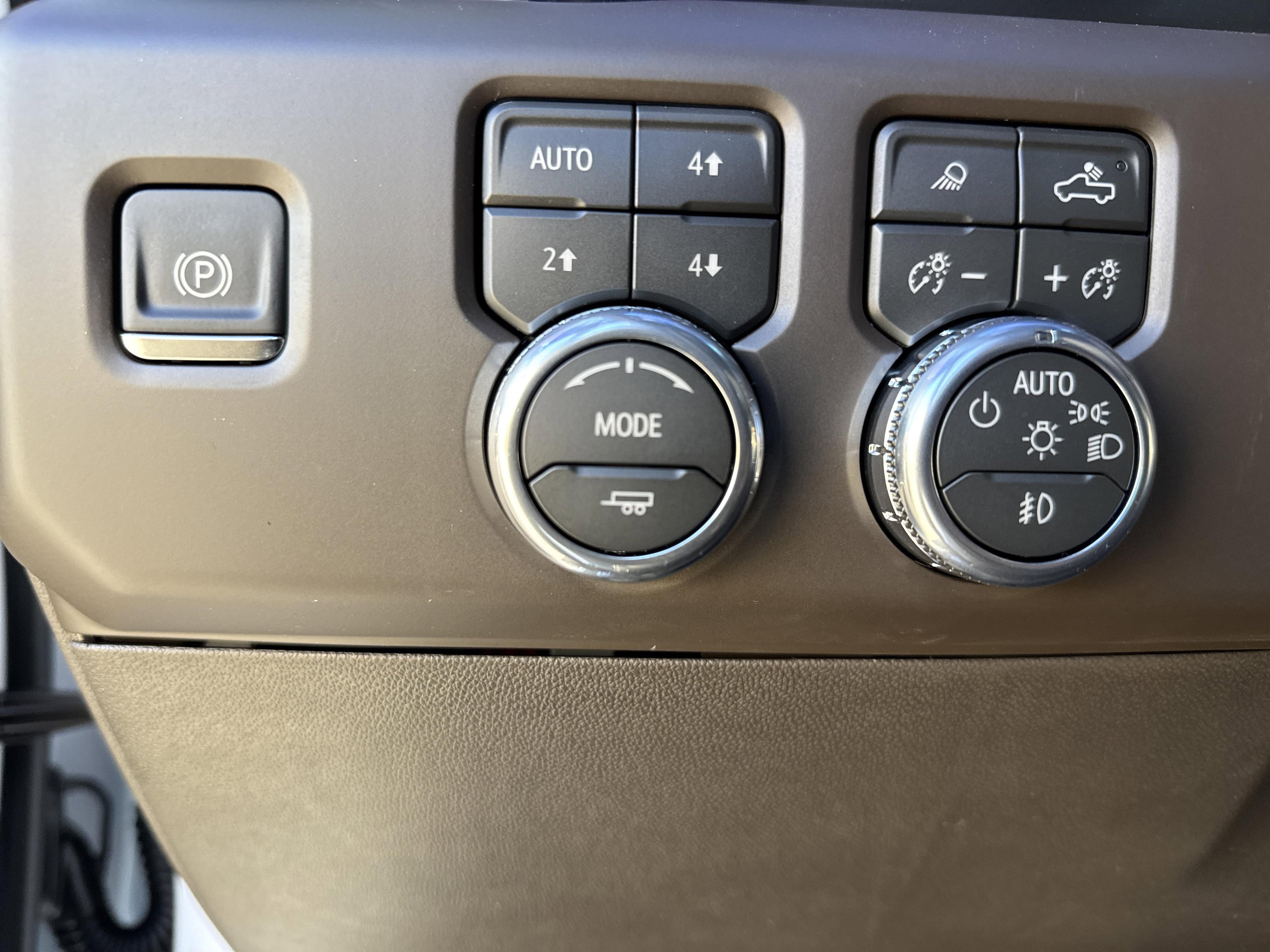 GMC Sierra 1500 Denali Four Wheel Drive Crew Cab - Thumbnail 17