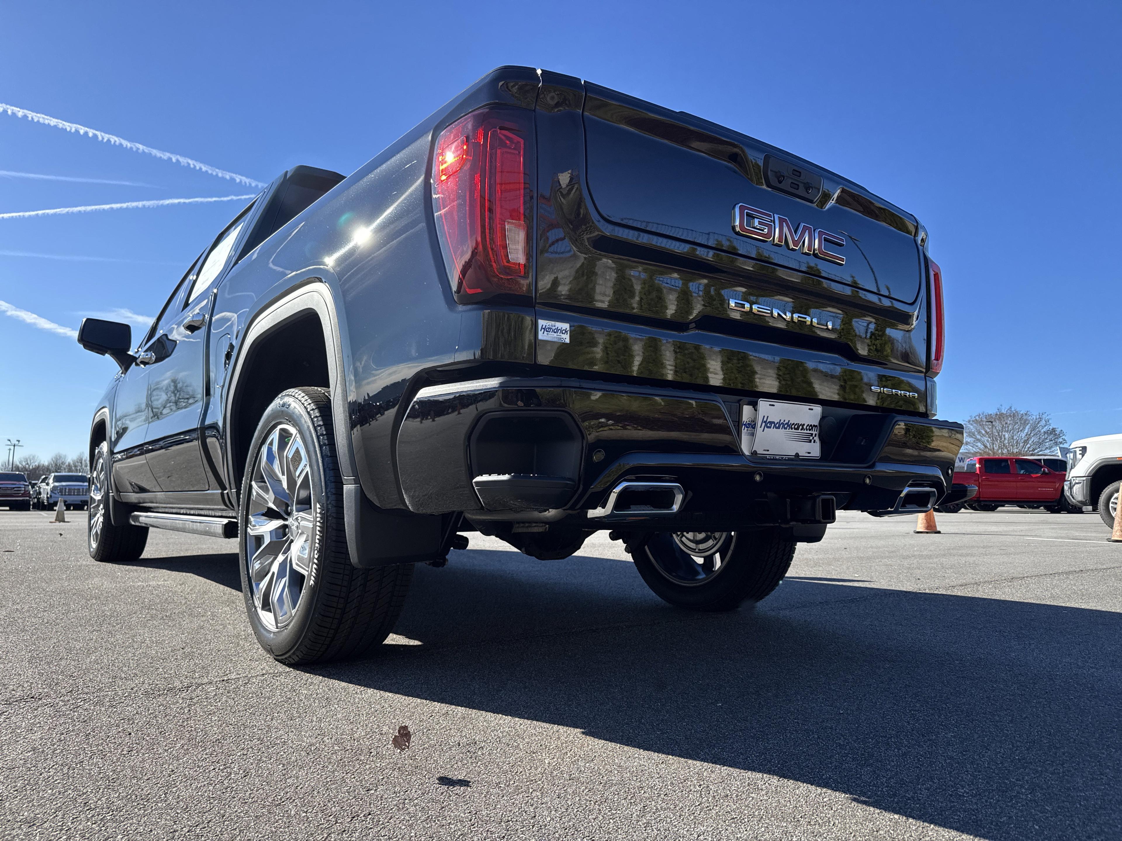 GMC Sierra 1500 Denali Four Wheel Drive Crew Cab - Thumbnail 7