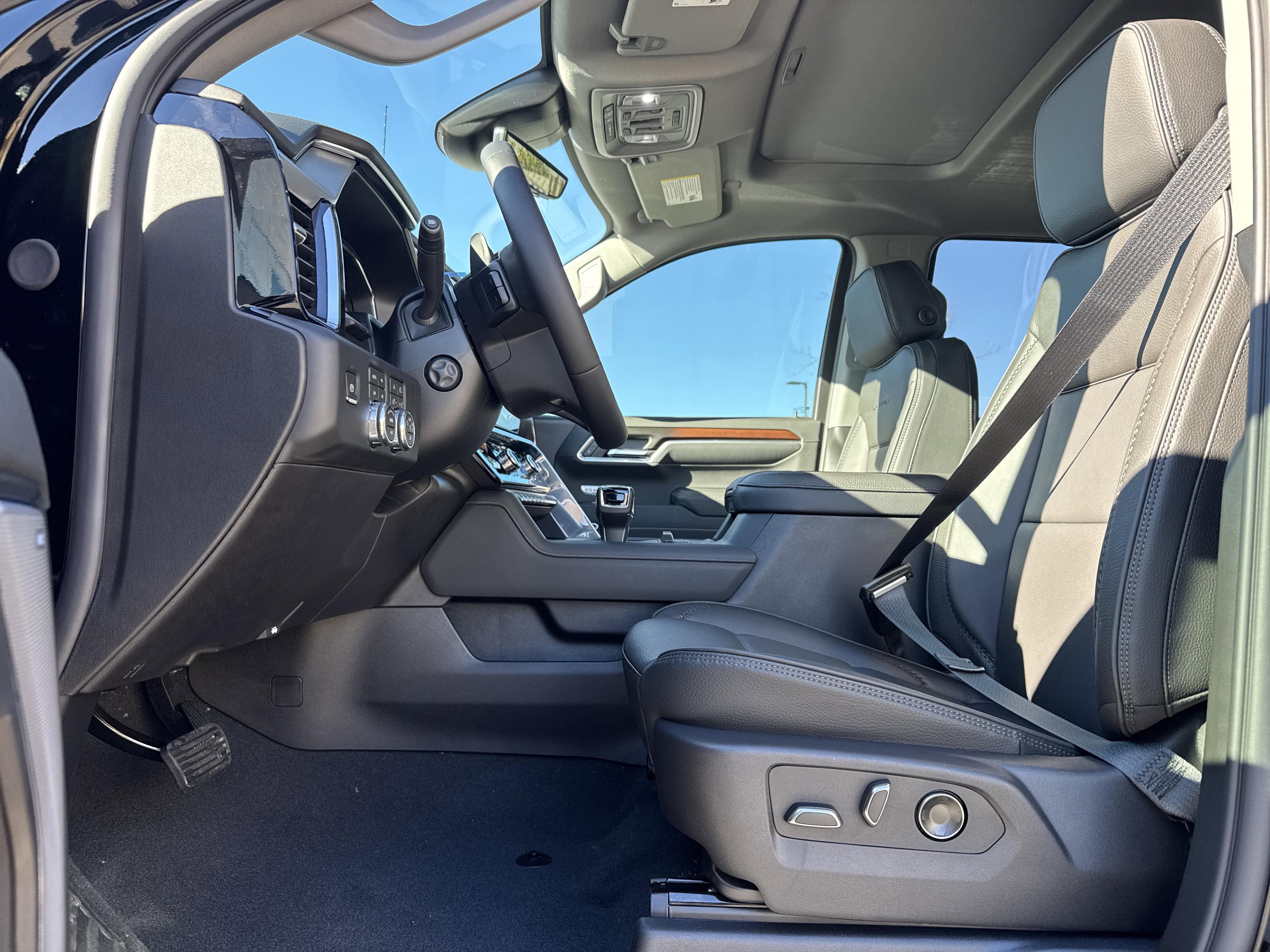 GMC Sierra 1500 Denali Four Wheel Drive Crew Cab - Thumbnail 15