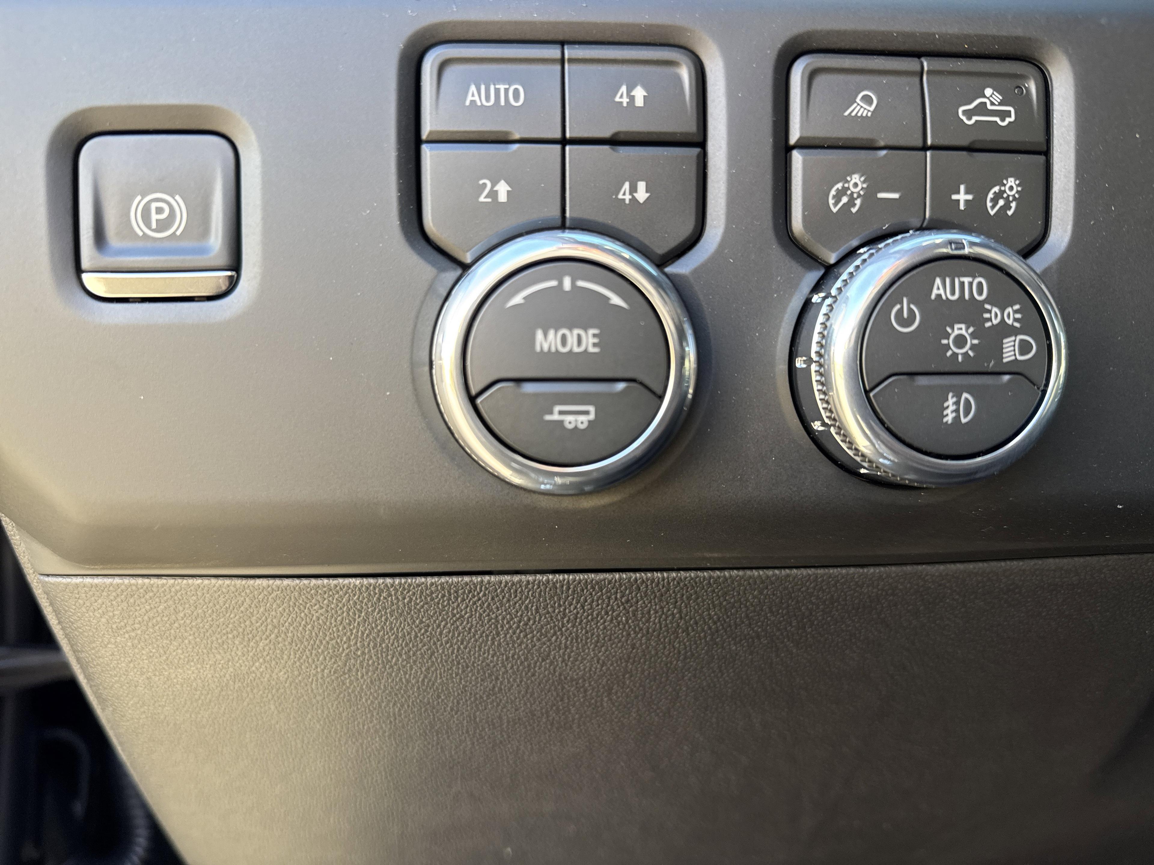 GMC Sierra 1500 Denali Four Wheel Drive Crew Cab - Thumbnail 17