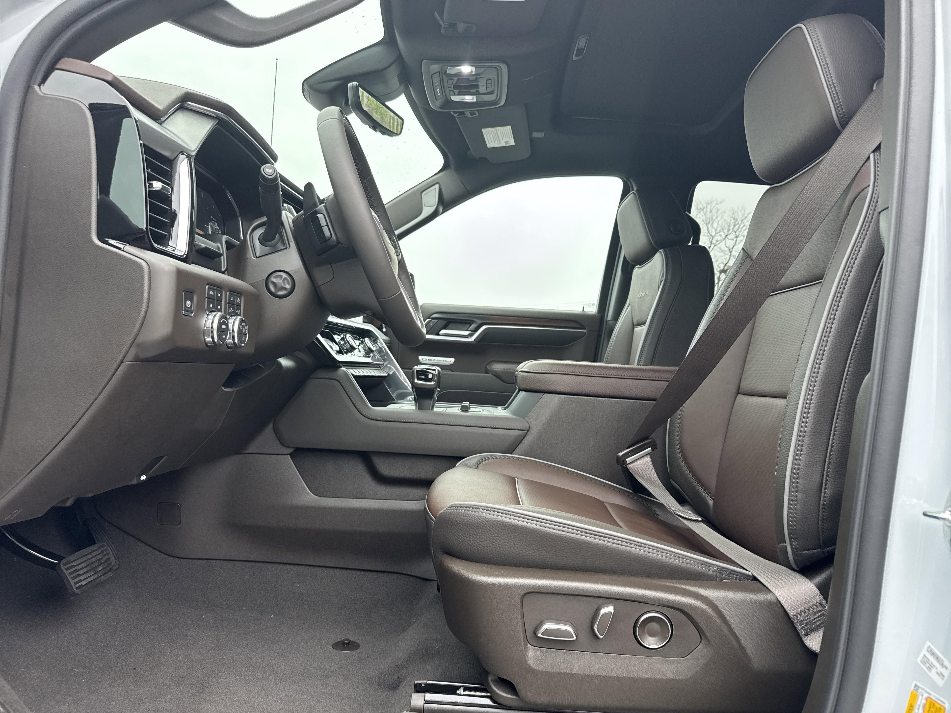 GMC Sierra 1500 Denali Four Wheel Drive Crew Cab - Thumbnail 15