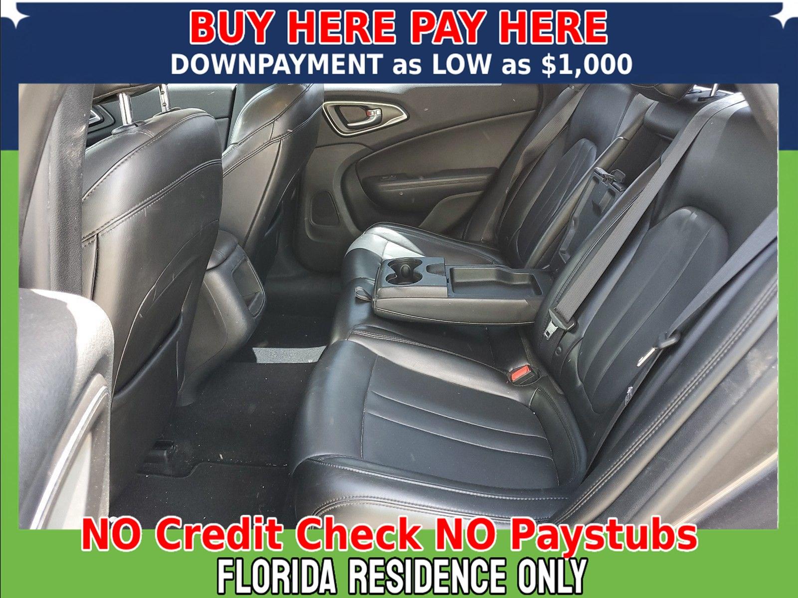 Chrysler 200 Limited - Thumbnail 8