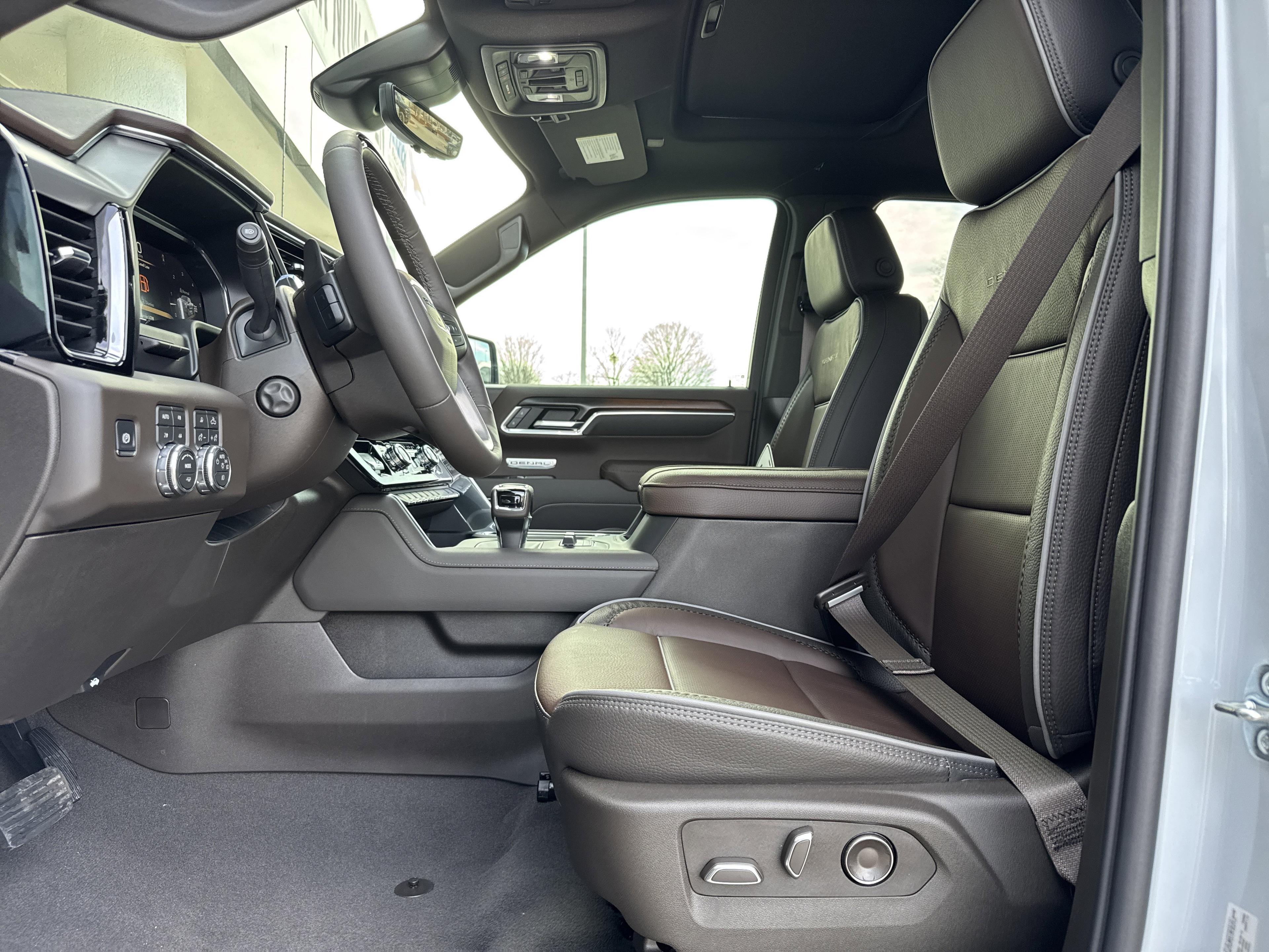 GMC Sierra 1500 Denali Four Wheel Drive Crew Cab - Thumbnail 13