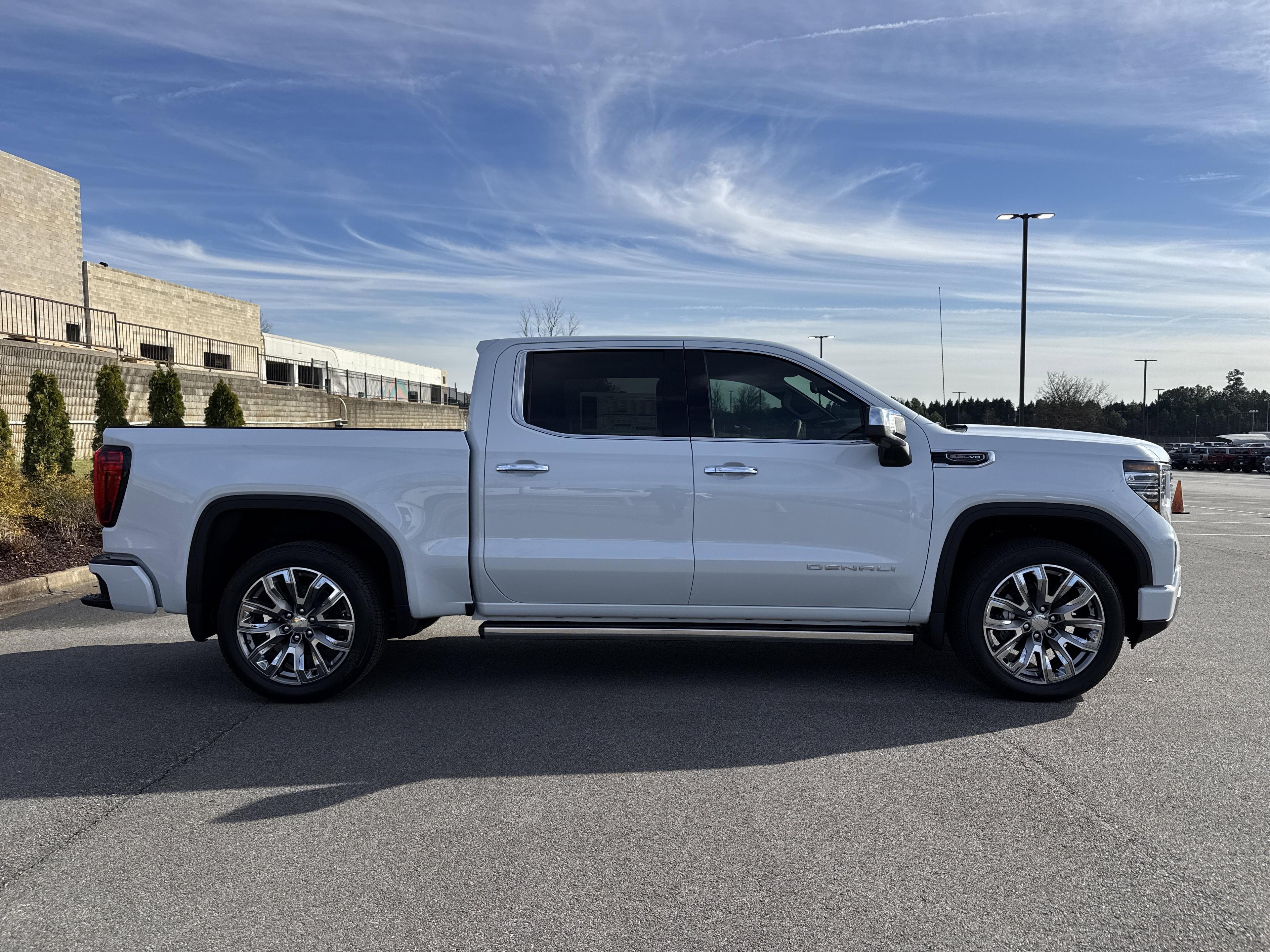 GMC Sierra 1500 Denali Four Wheel Drive Crew Cab - Thumbnail 10