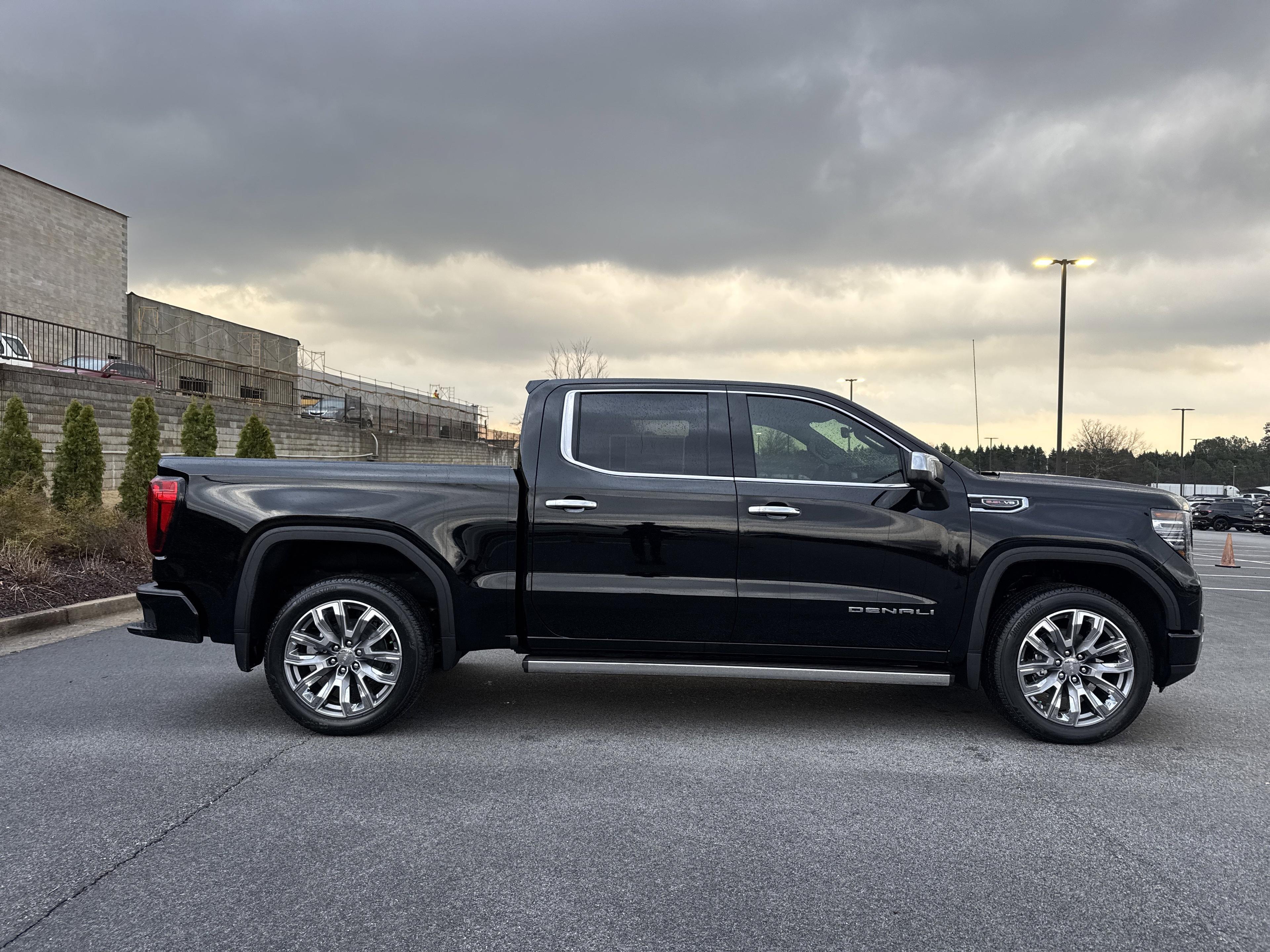 GMC Sierra 1500 Denali Four Wheel Drive Crew Cab - Thumbnail 10