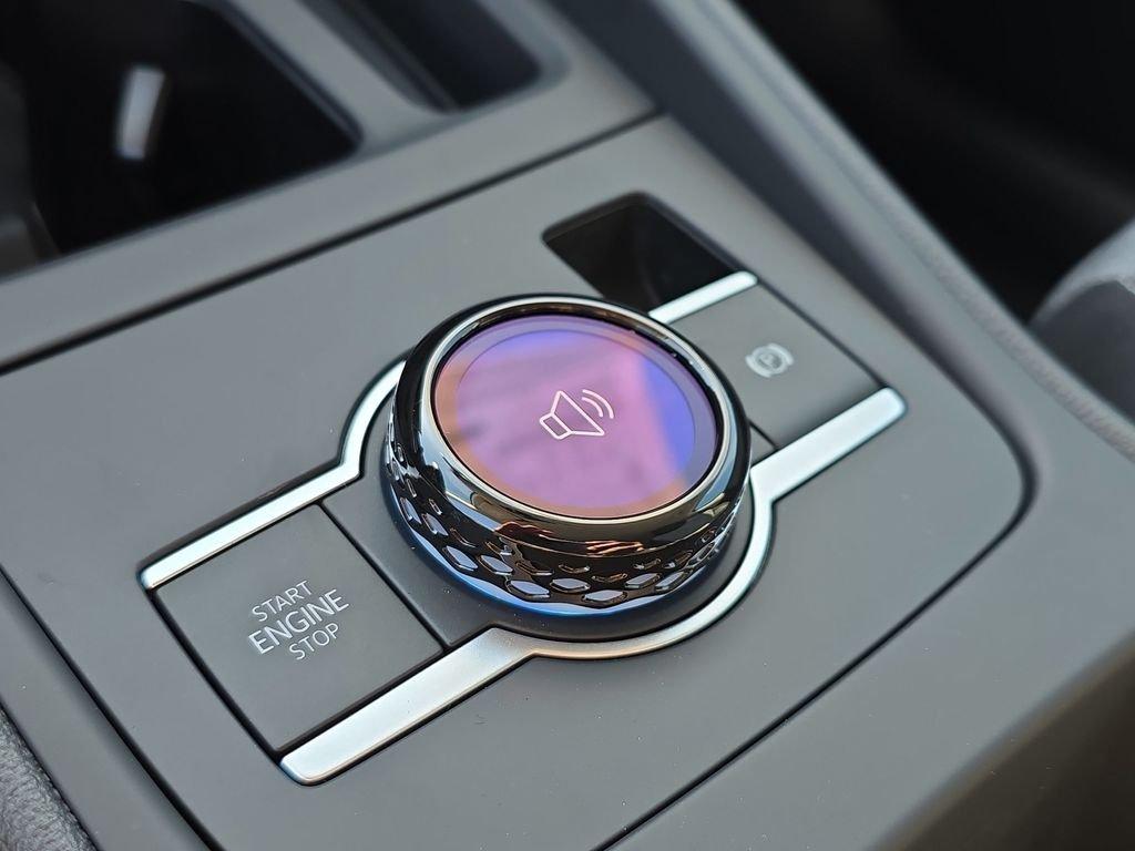 Volkswagen Tiguan 2.0T S - Thumbnail 14