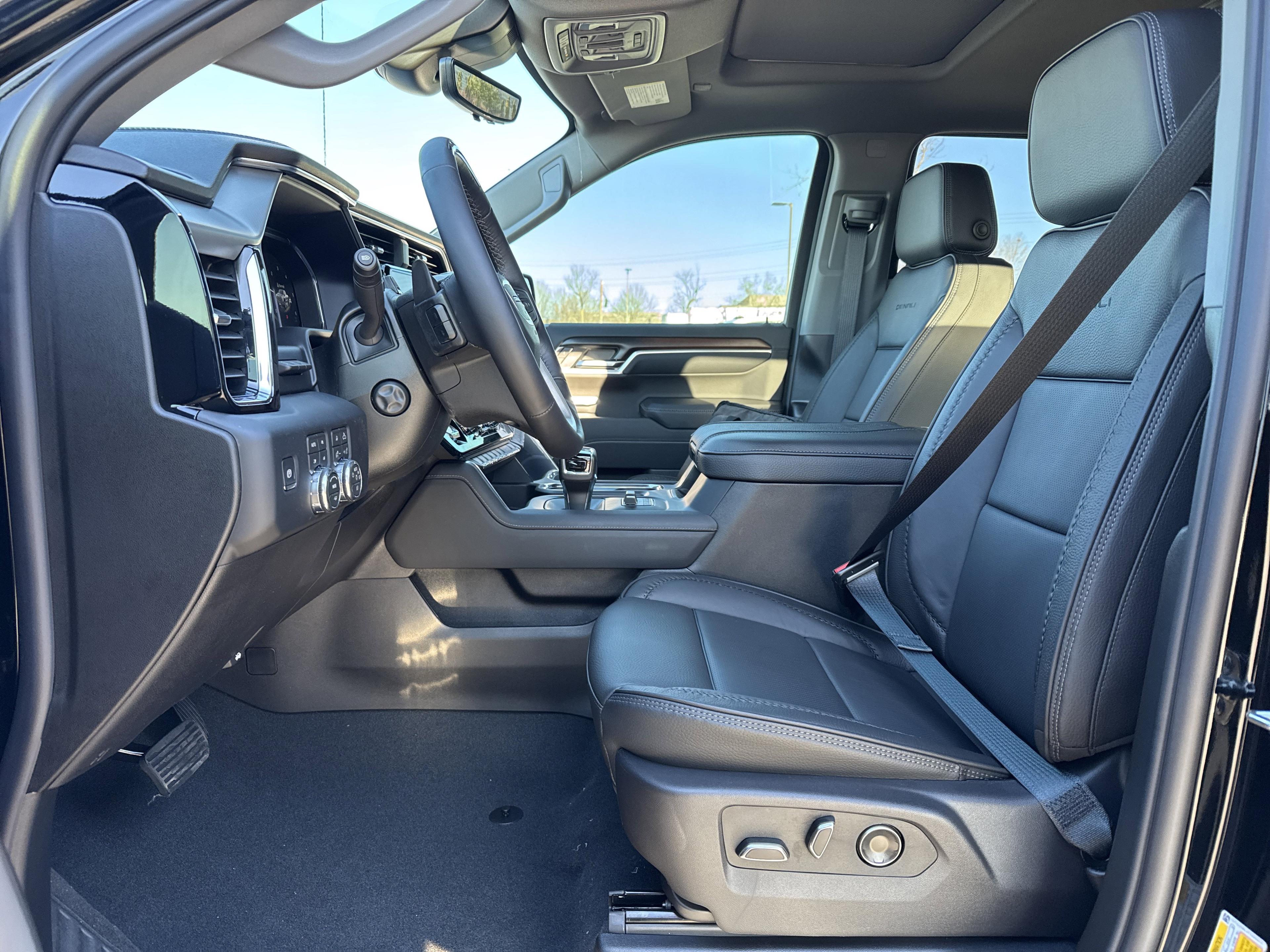 GMC Sierra 1500 Denali Four Wheel Drive Crew Cab - Thumbnail 15