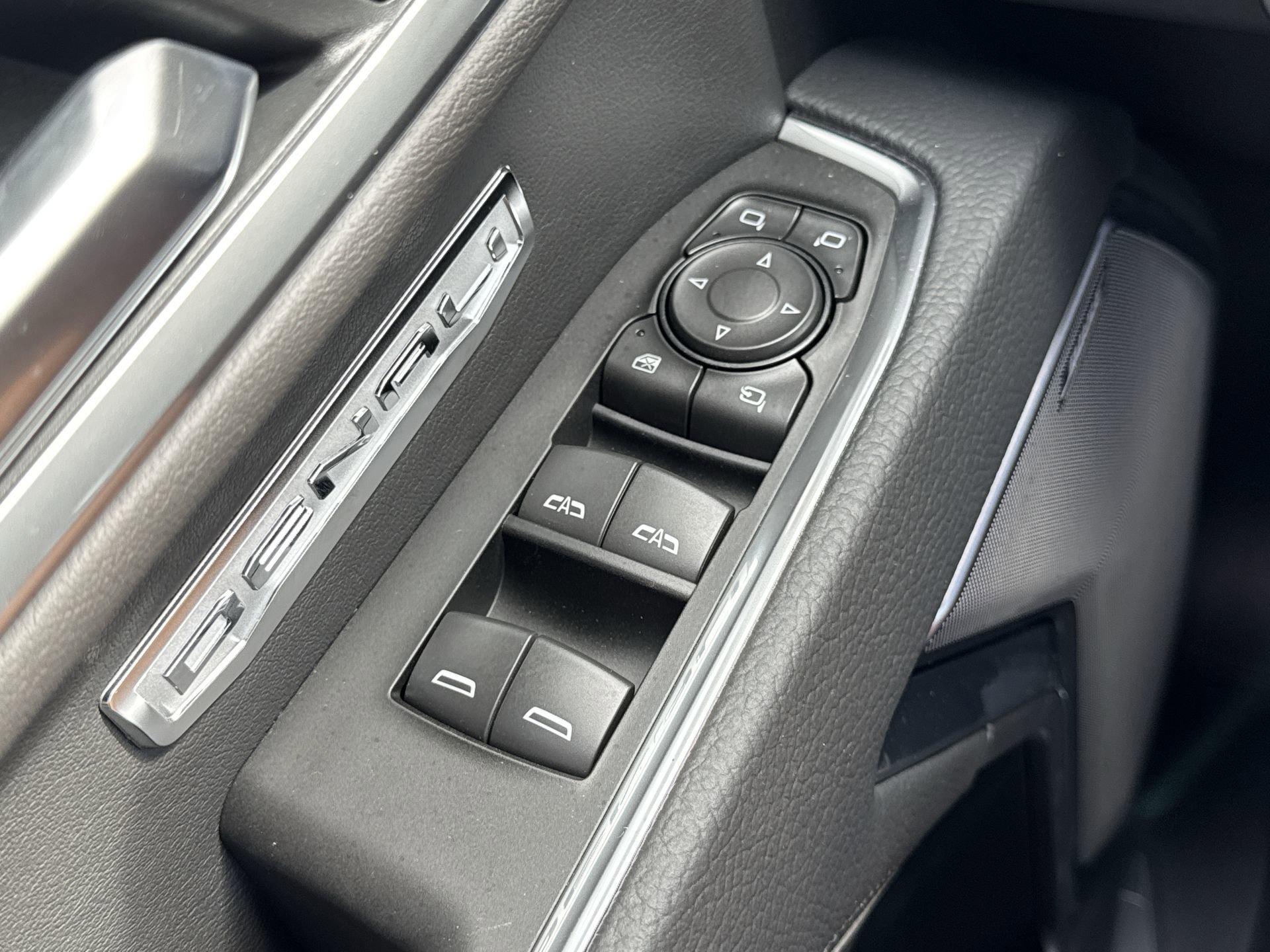 GMC Sierra 1500 Denali Four Wheel Drive Crew Cab - Thumbnail 14