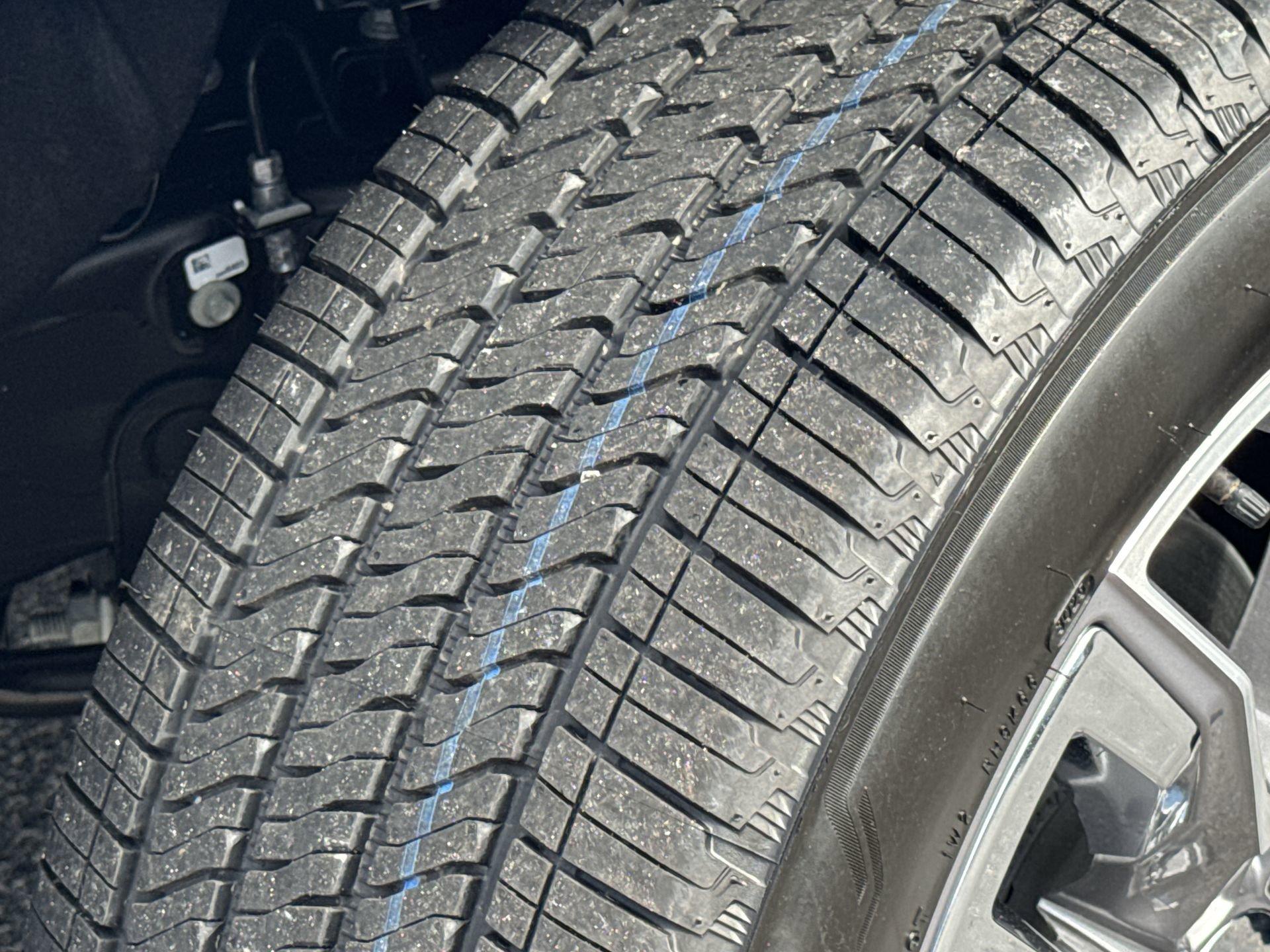 GMC Sierra 1500 Denali Four Wheel Drive Crew Cab - Thumbnail 11