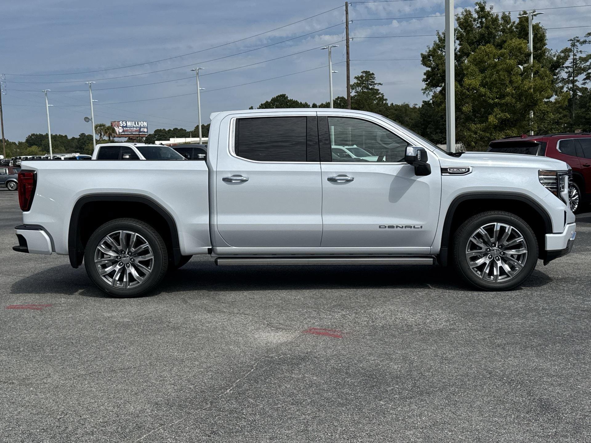 GMC Sierra 1500 Denali Four Wheel Drive Crew Cab - Thumbnail 10