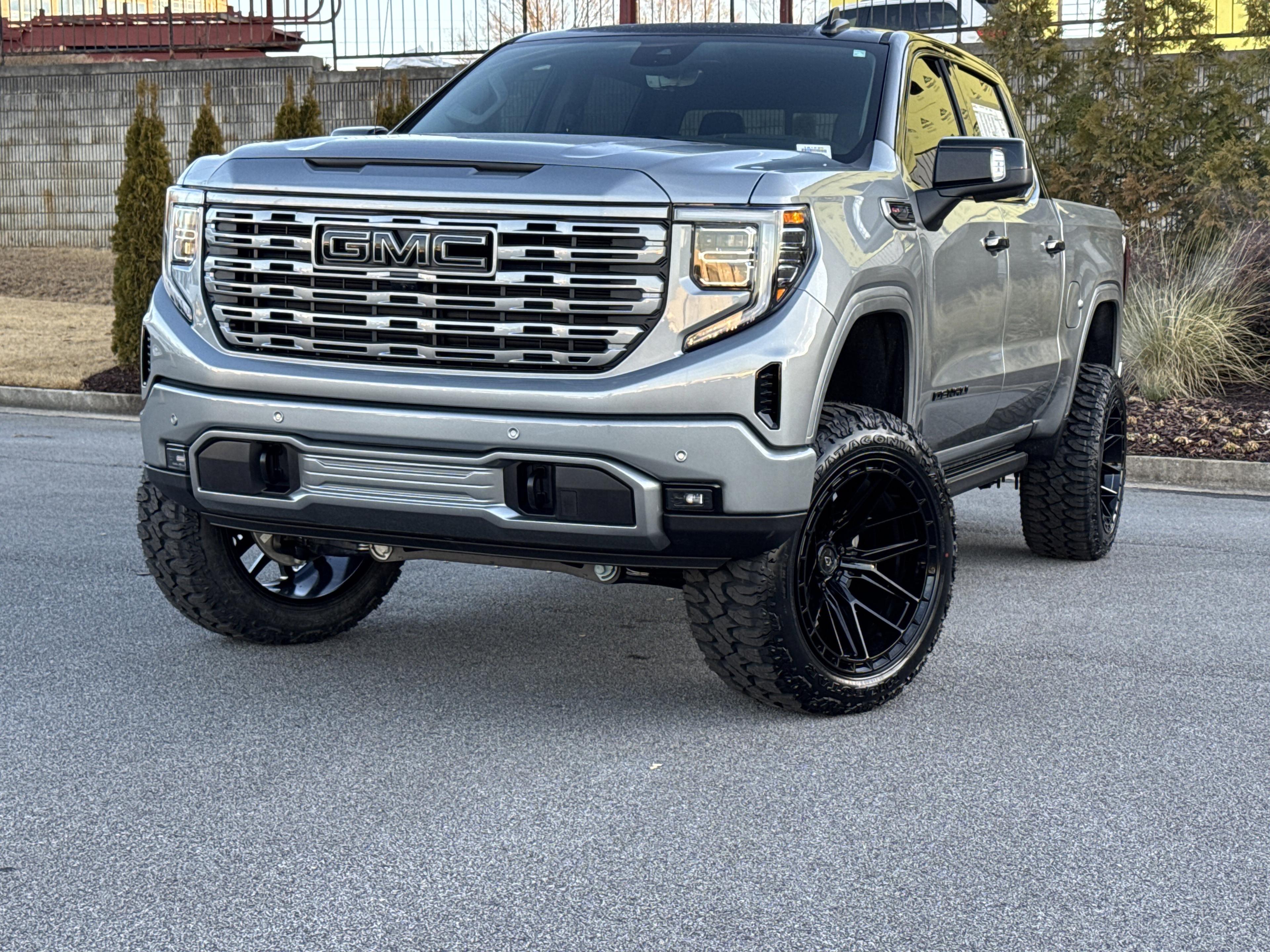 GMC Sierra 1500 Denali Four Wheel Drive Crew Cab - Thumbnail 4