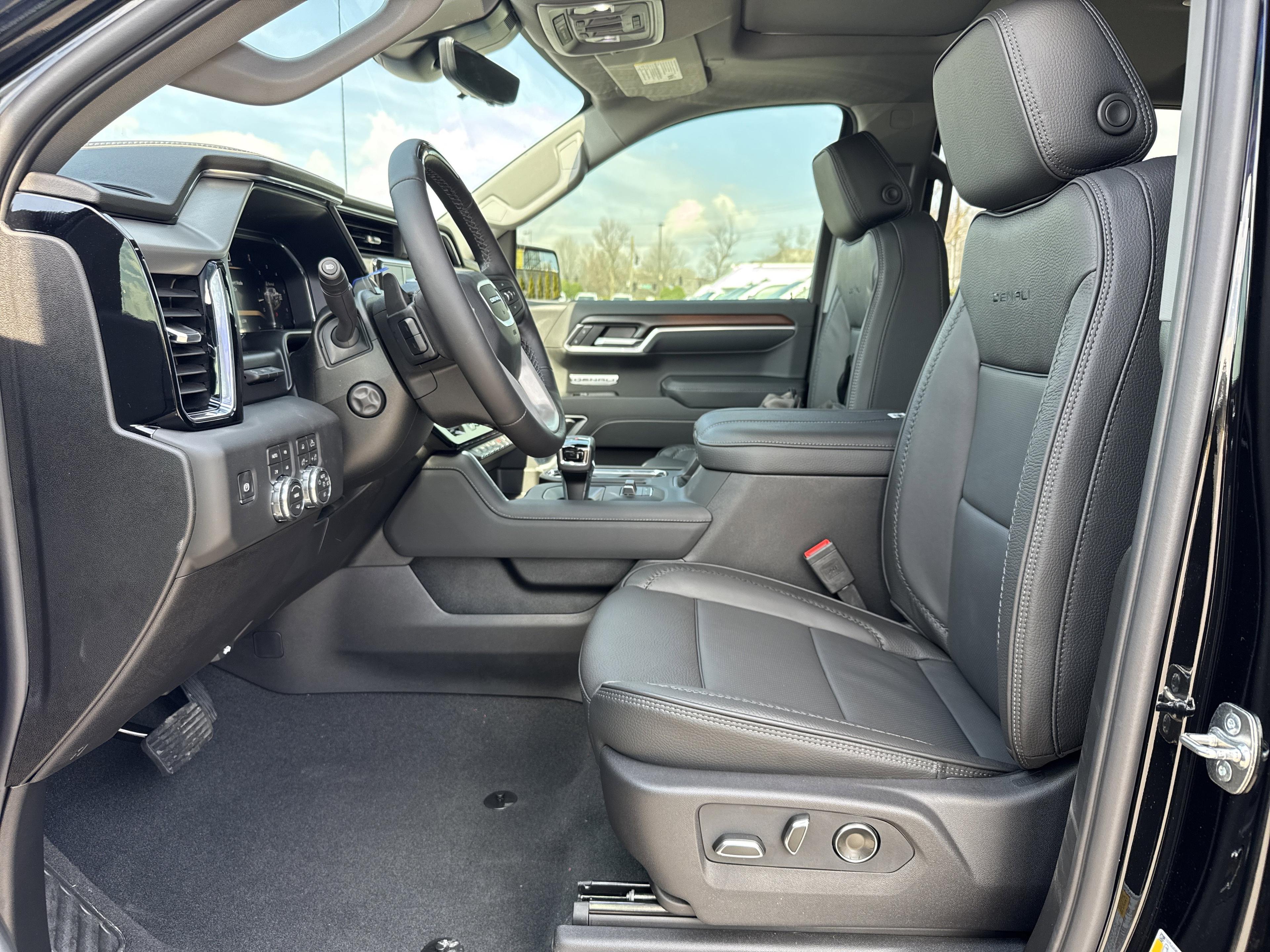 GMC Sierra 1500 Denali Four Wheel Drive Crew Cab - Thumbnail 15