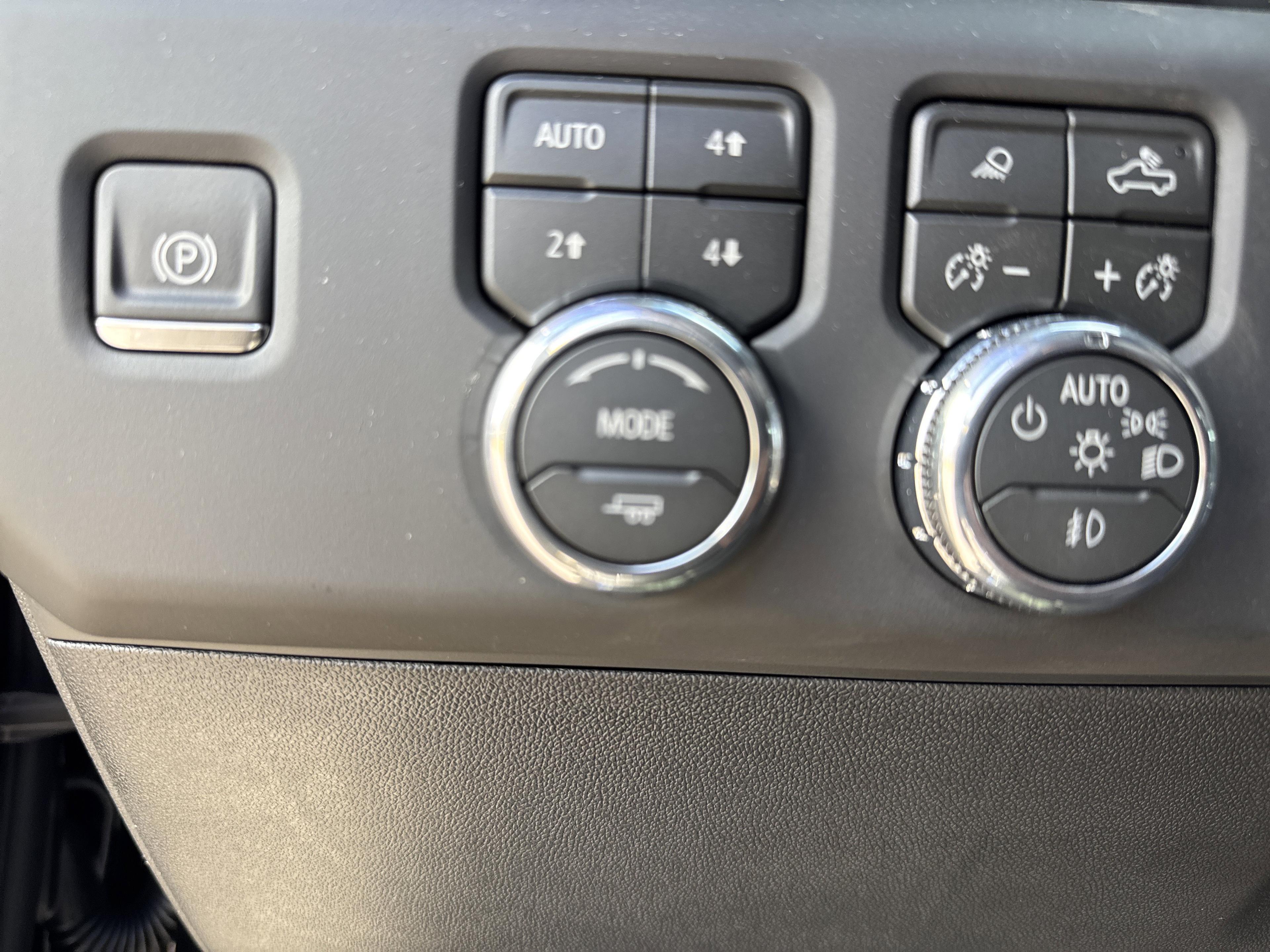 GMC Sierra 1500 Denali Four Wheel Drive Crew Cab - Thumbnail 17