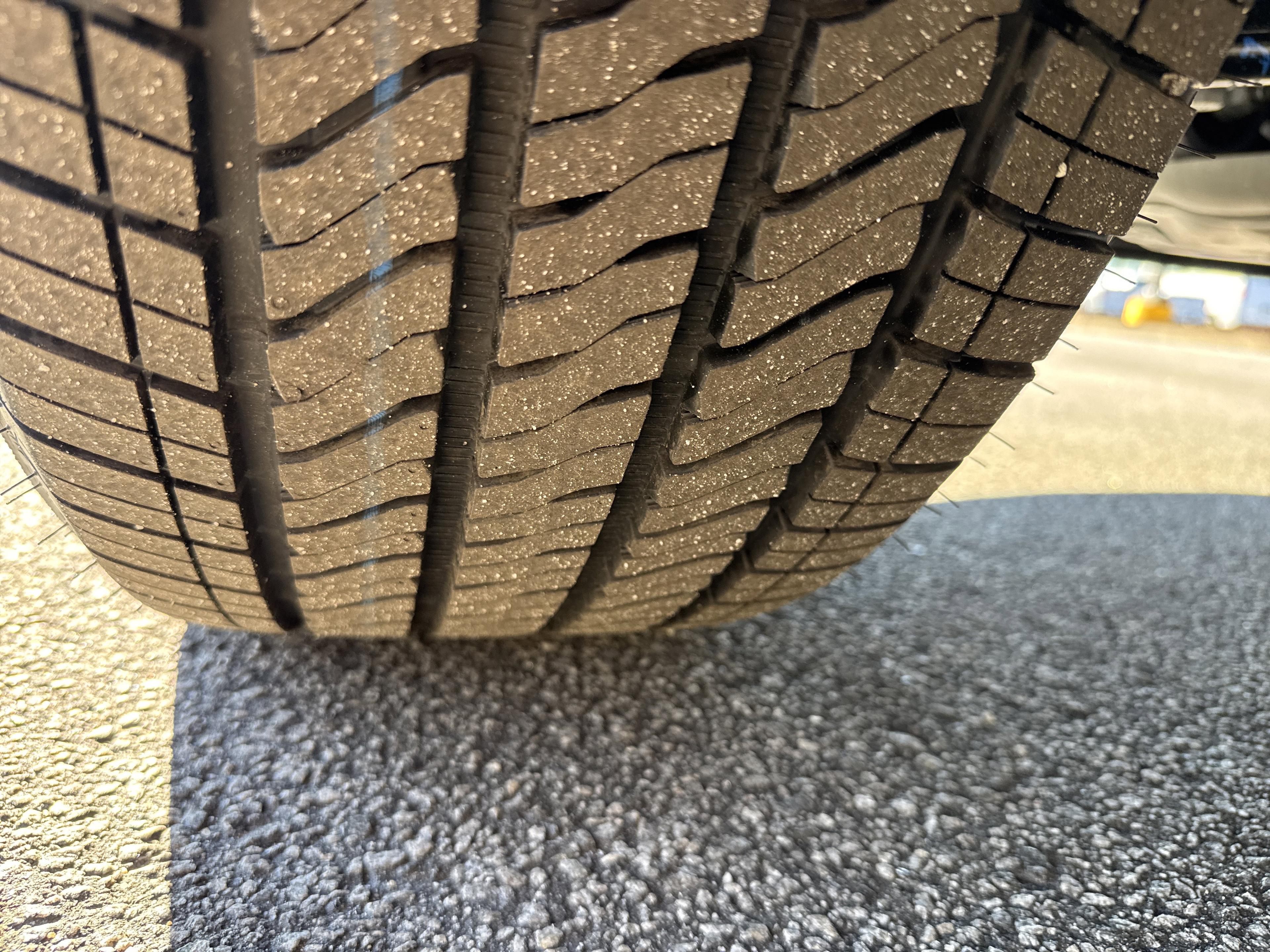 GMC Sierra 1500 Denali Four Wheel Drive Crew Cab - Thumbnail 11