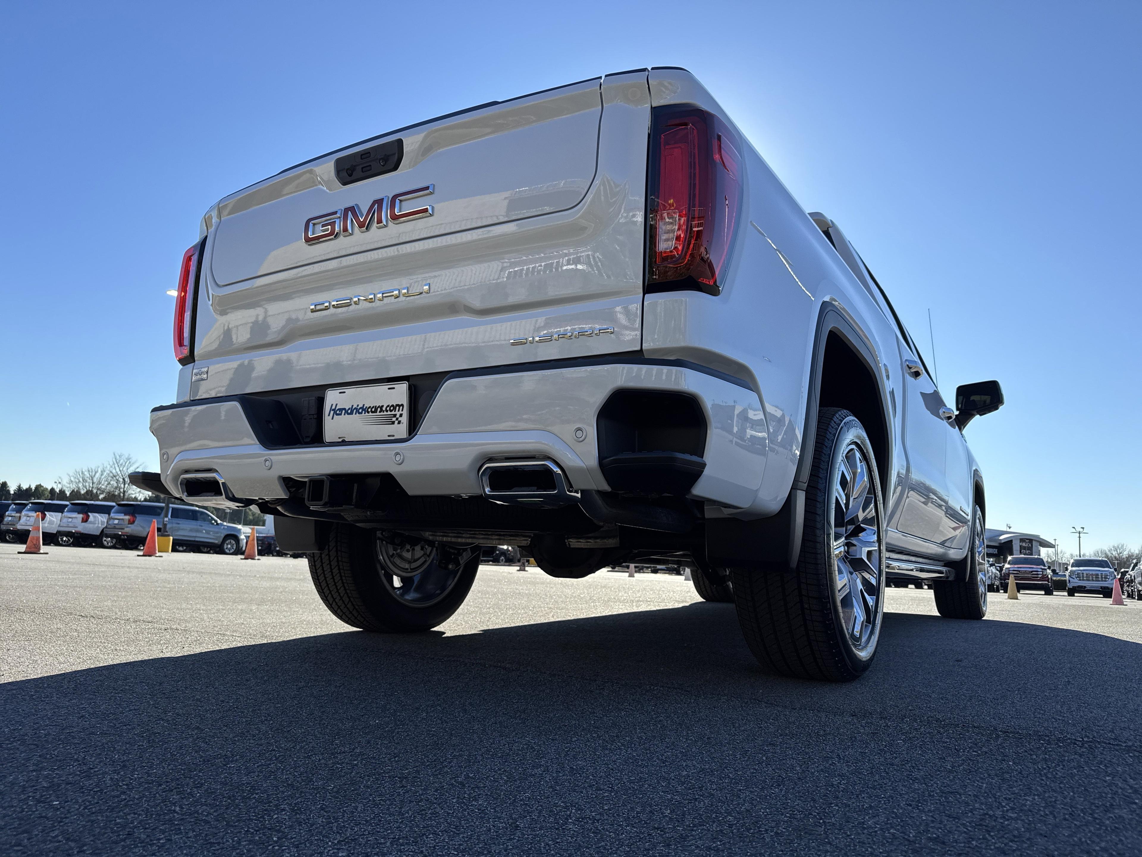 GMC Sierra 1500 Denali Four Wheel Drive Crew Cab - Thumbnail 9