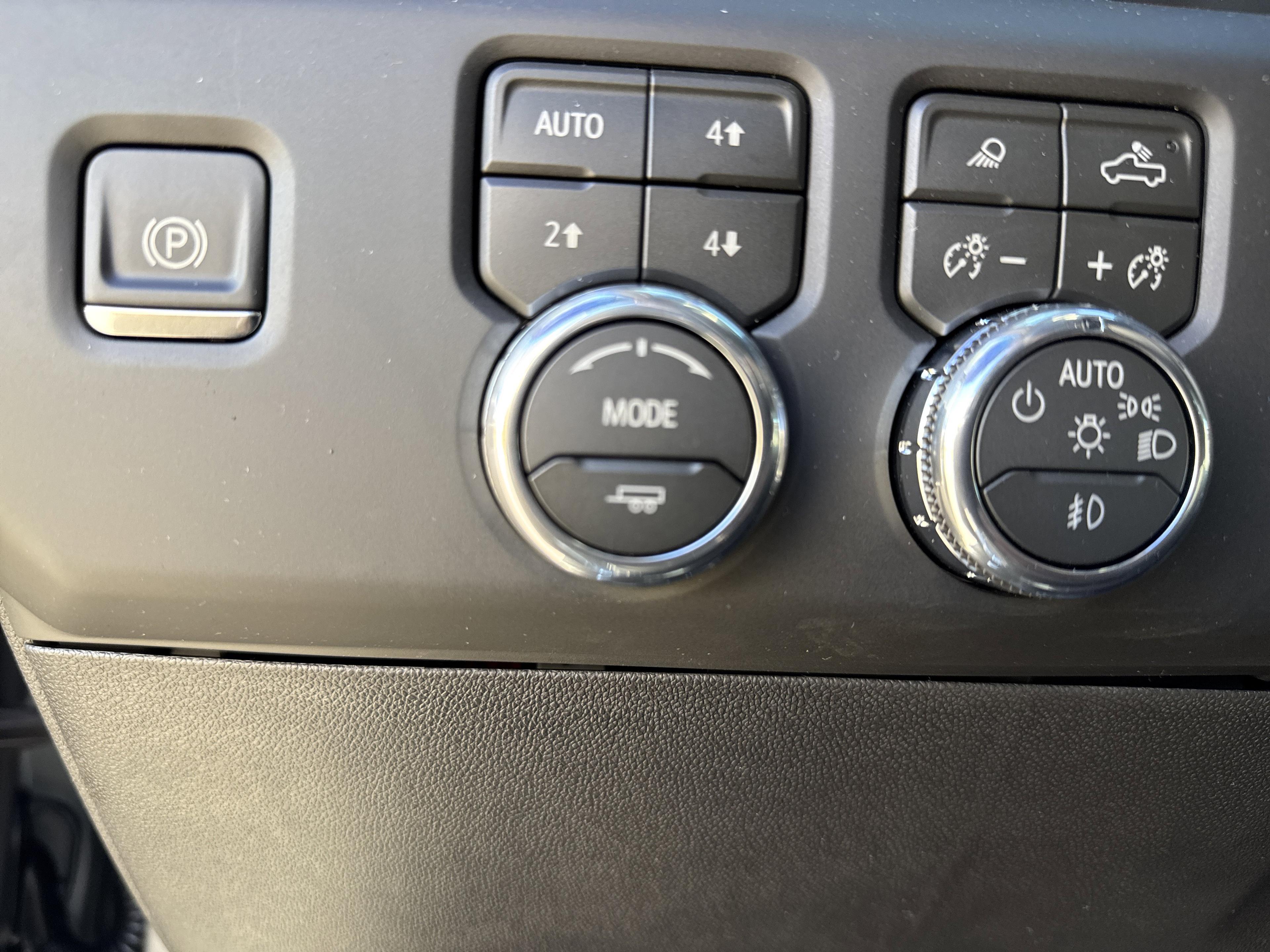 GMC Sierra 1500 Denali Four Wheel Drive Crew Cab - Thumbnail 17