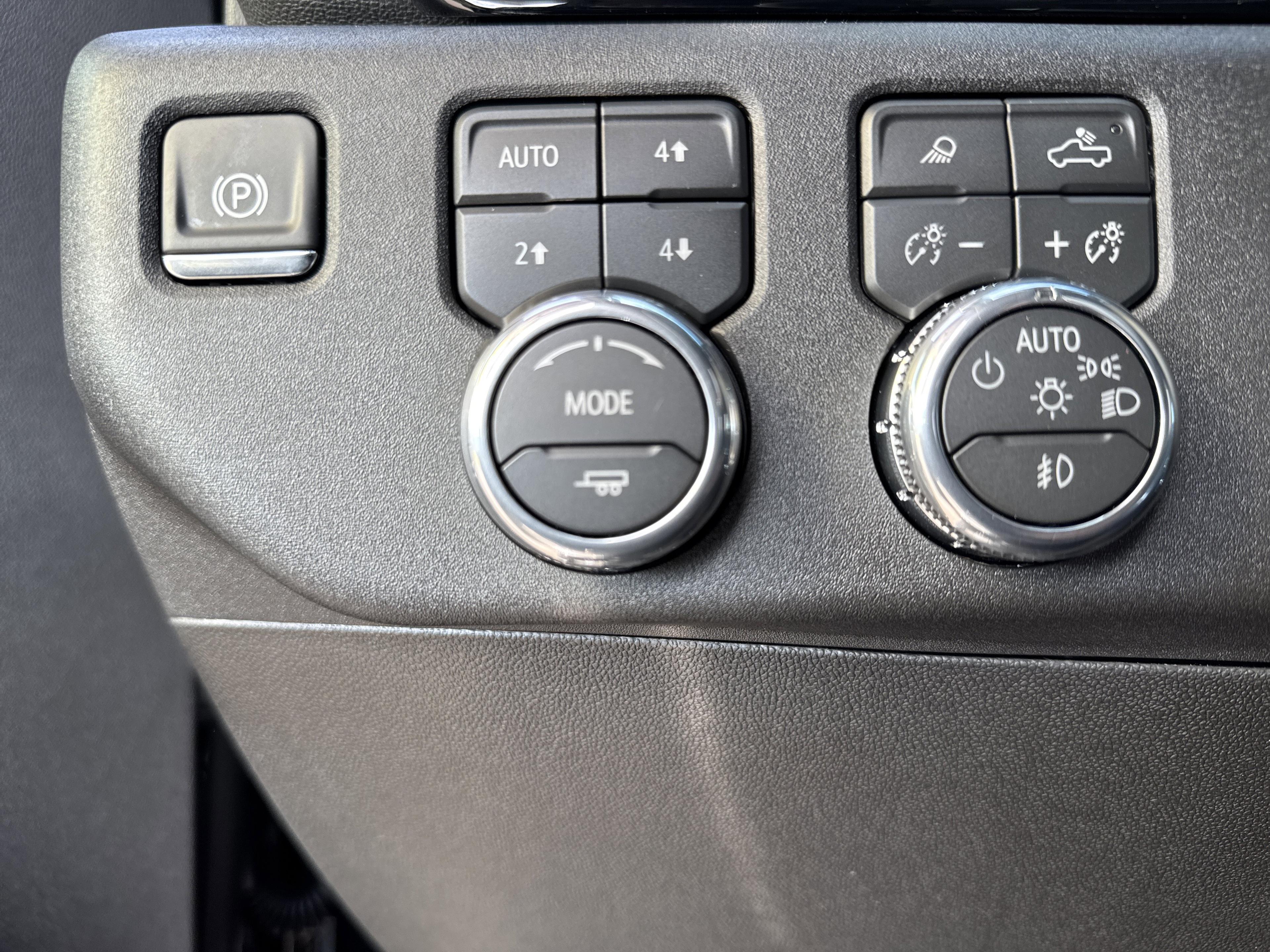 GMC Sierra 1500 Elevation Four Wheel Drive Crew Cab - Thumbnail 18