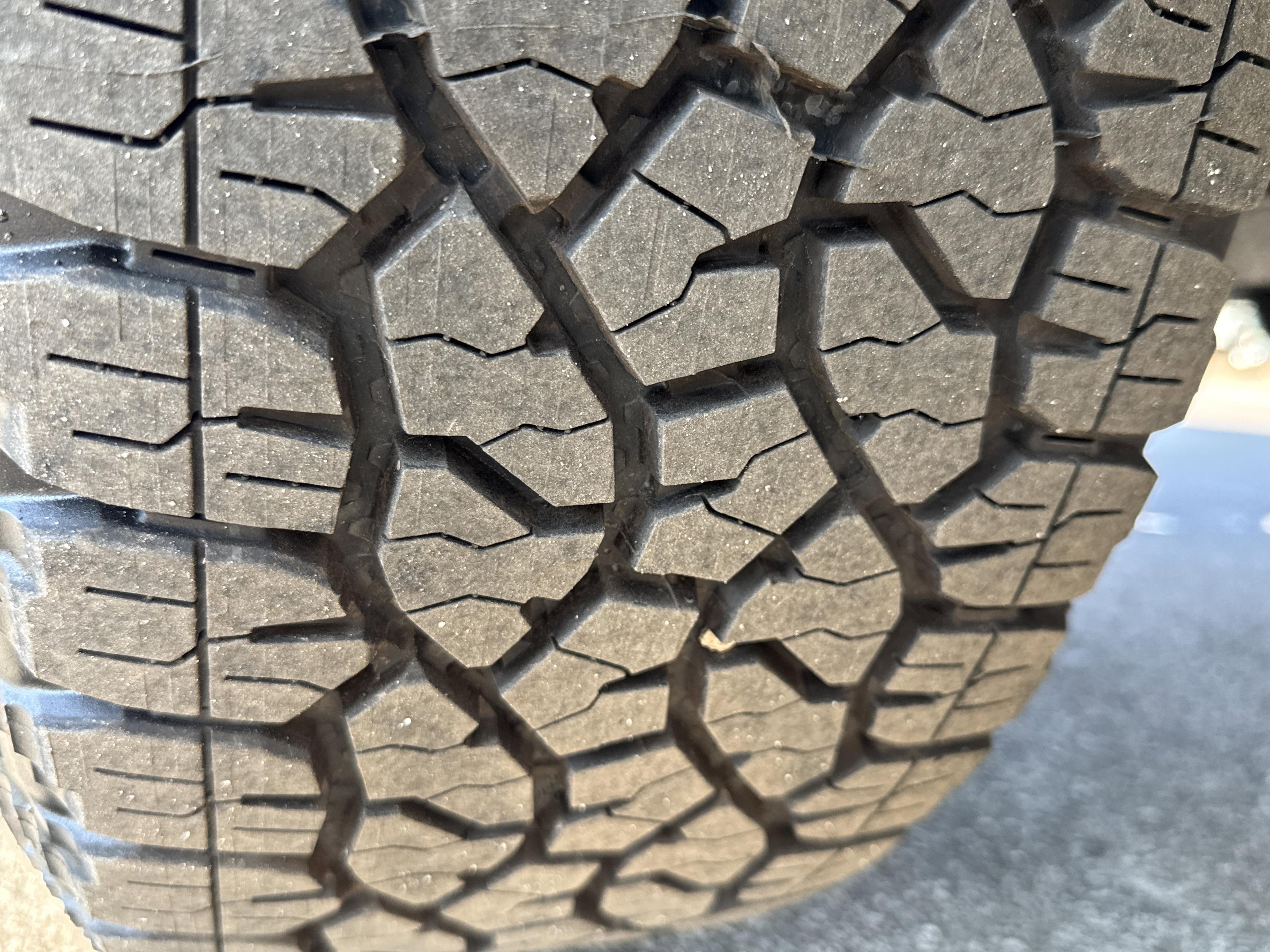 GMC Sierra 2500 Hd Denali Four Wheel Drive Crew Cab - Thumbnail 11