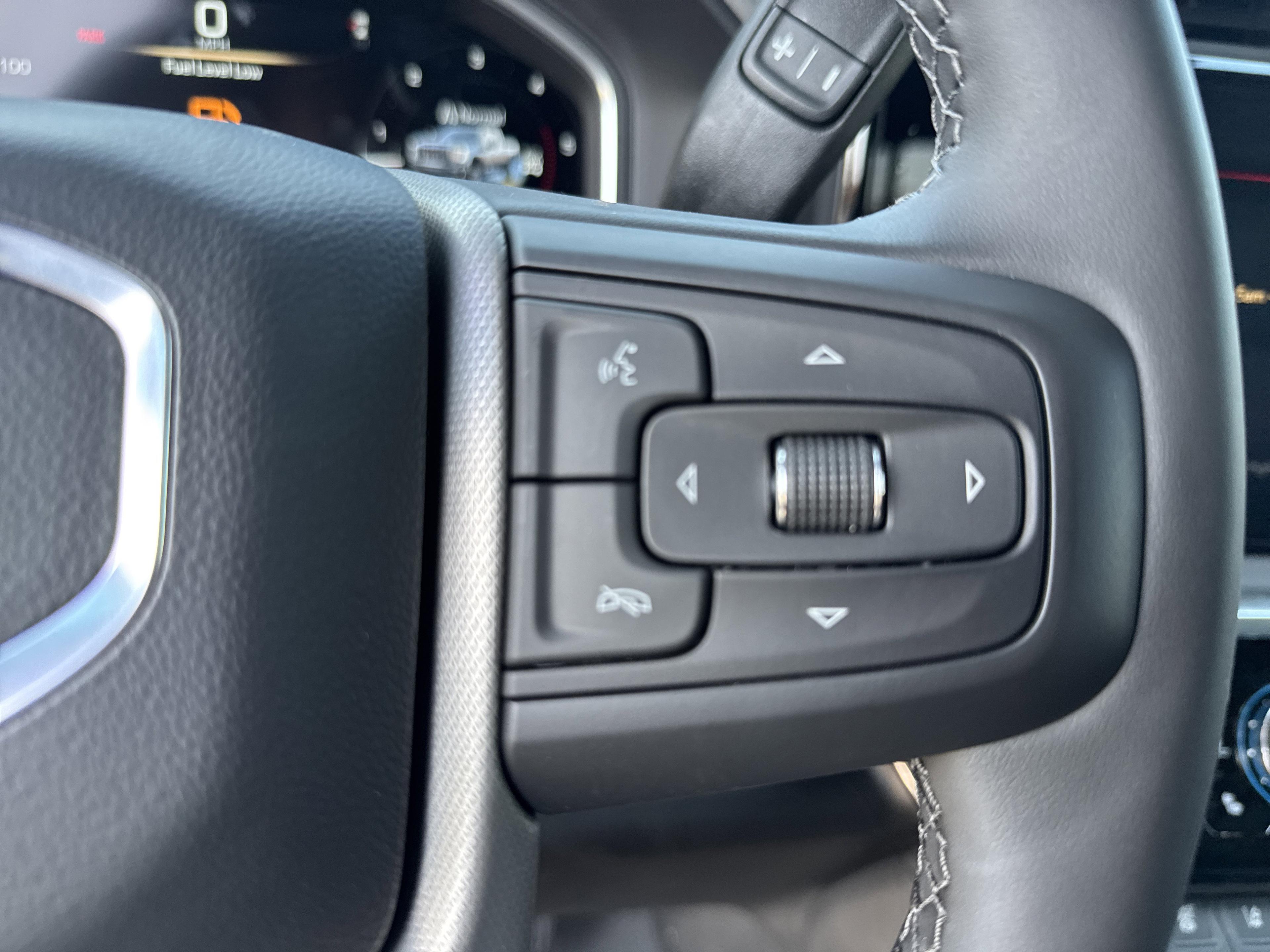 GMC Sierra 2500 Hd Denali Four Wheel Drive Crew Cab - Thumbnail 19