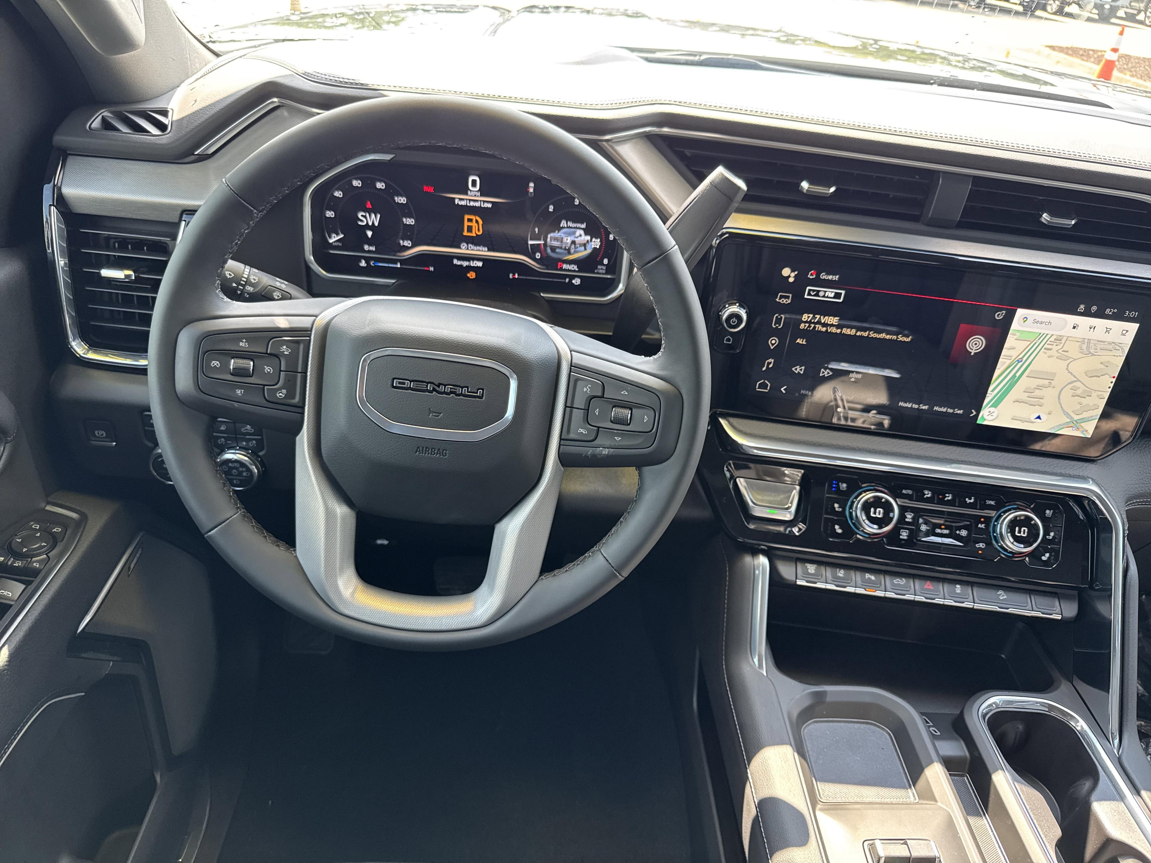 GMC Sierra 2500 Hd Denali Four Wheel Drive Crew Cab - Thumbnail 16